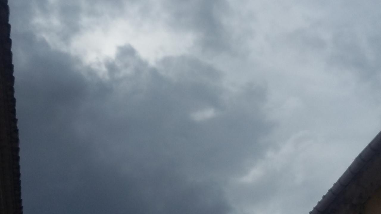 PHOTOS DU CIEL NUAGEUX ET ORAGEUX DIVERS