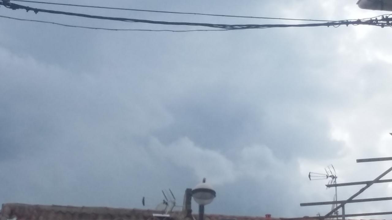 PHOTOS DU CIEL NUAGEUX ET ORAGEUX DIVERS