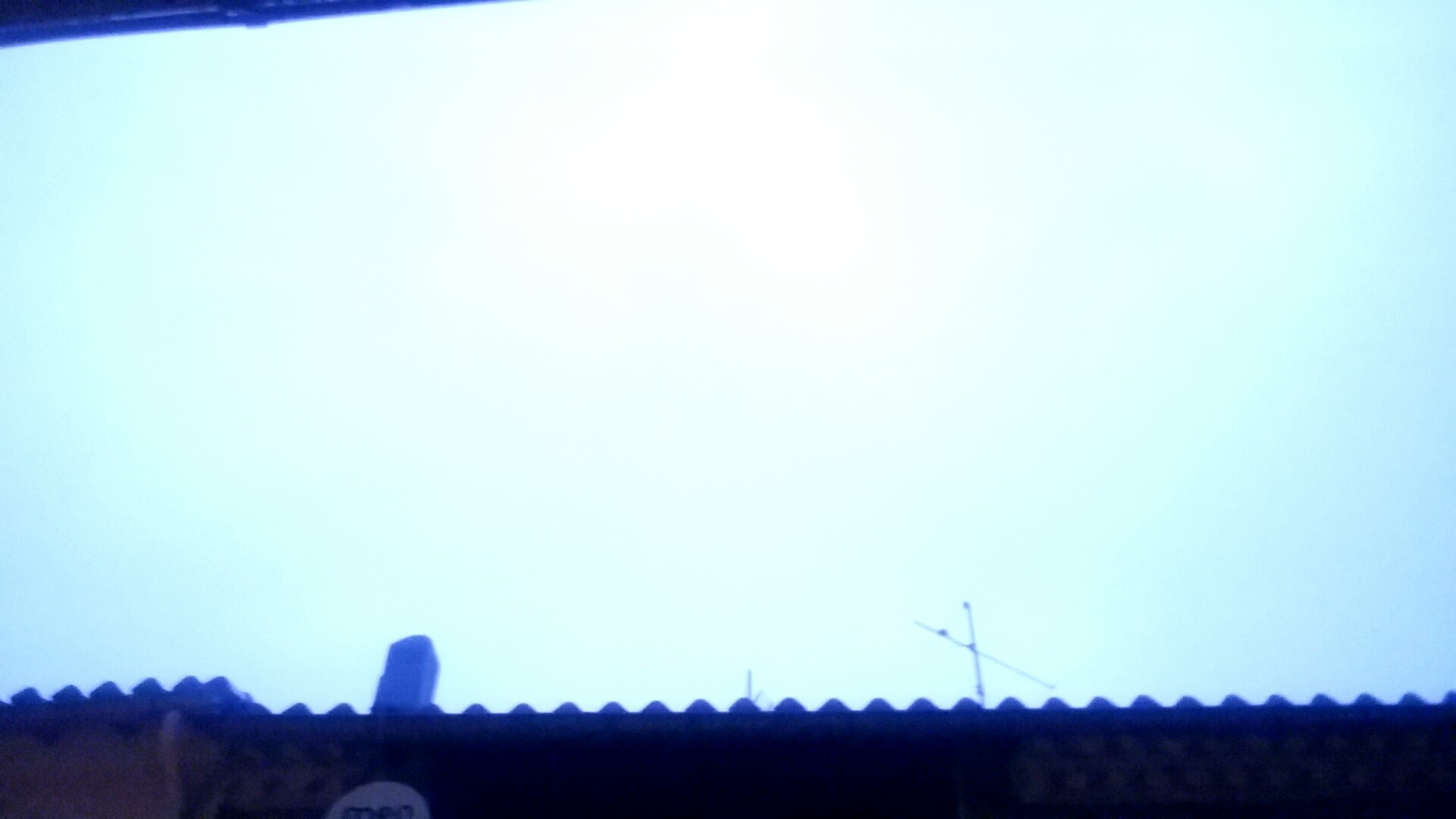 PHOTOS DU CIEL NUAGEUX ET ORAGEUX DIVERS