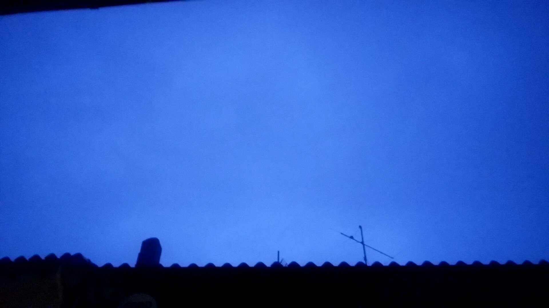 PHOTOS DU CIEL NUAGEUX ET ORAGEUX DIVERS