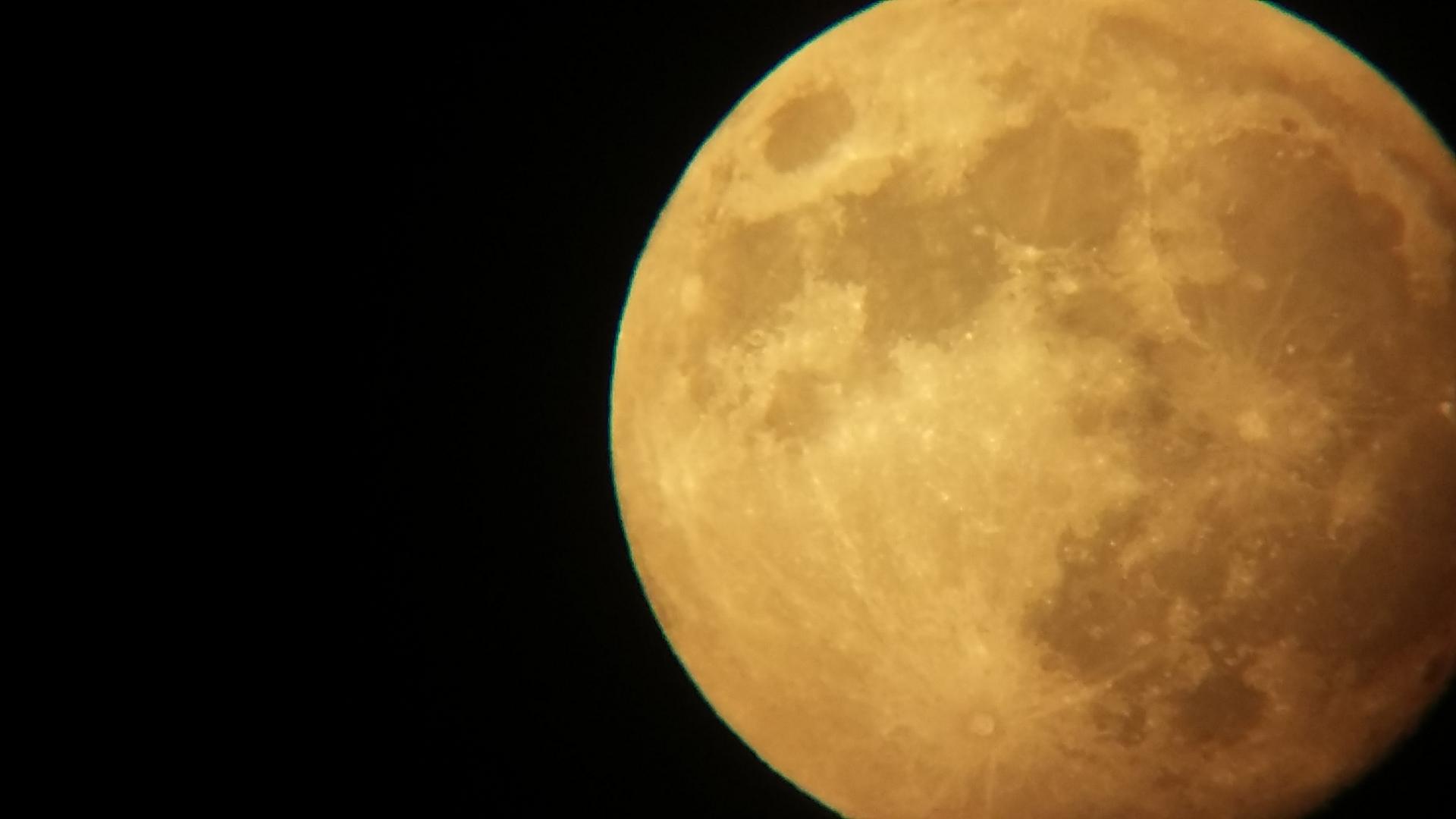 Photos de la Lune du 26.07.2017 a Saint-Gilles Vanessa Lagnau et Dimitri Paquier