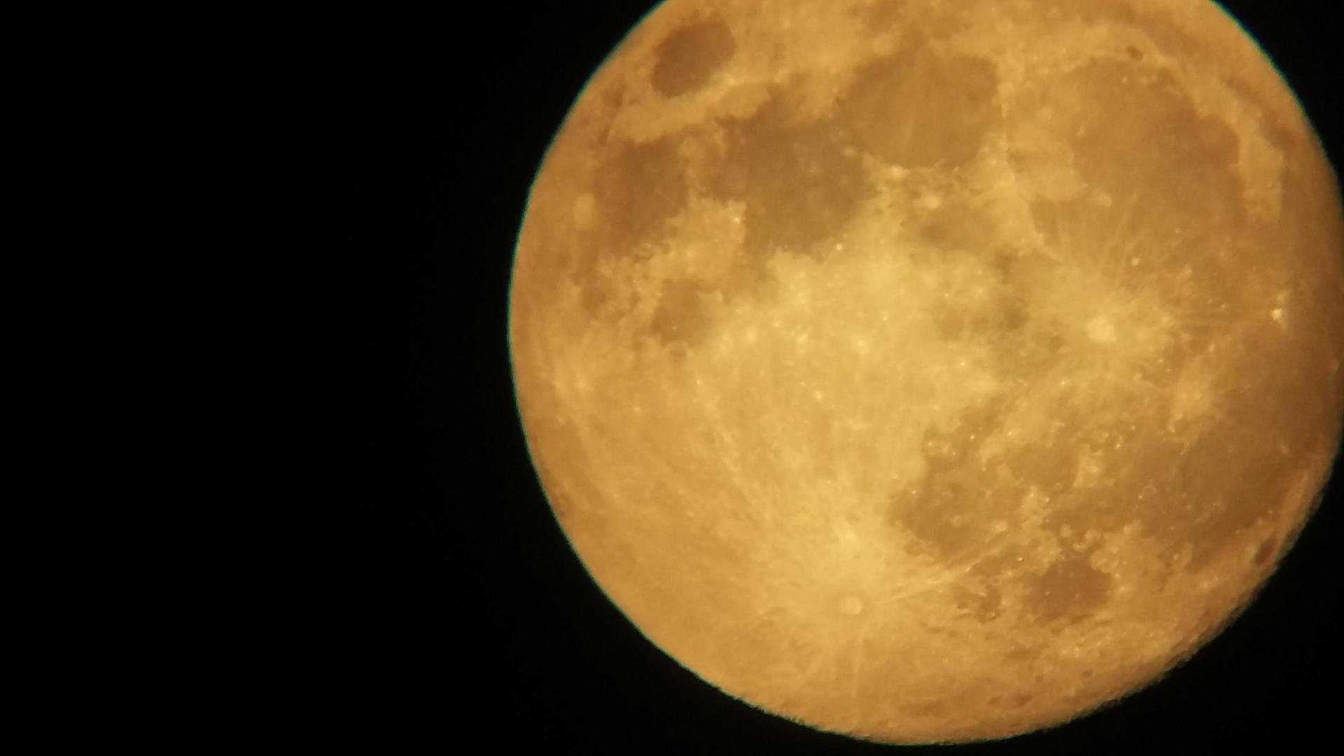 Photos de la Lune du 26.07.2017 a Saint-Gilles Vanessa Lagnau et Dimitri Paquier