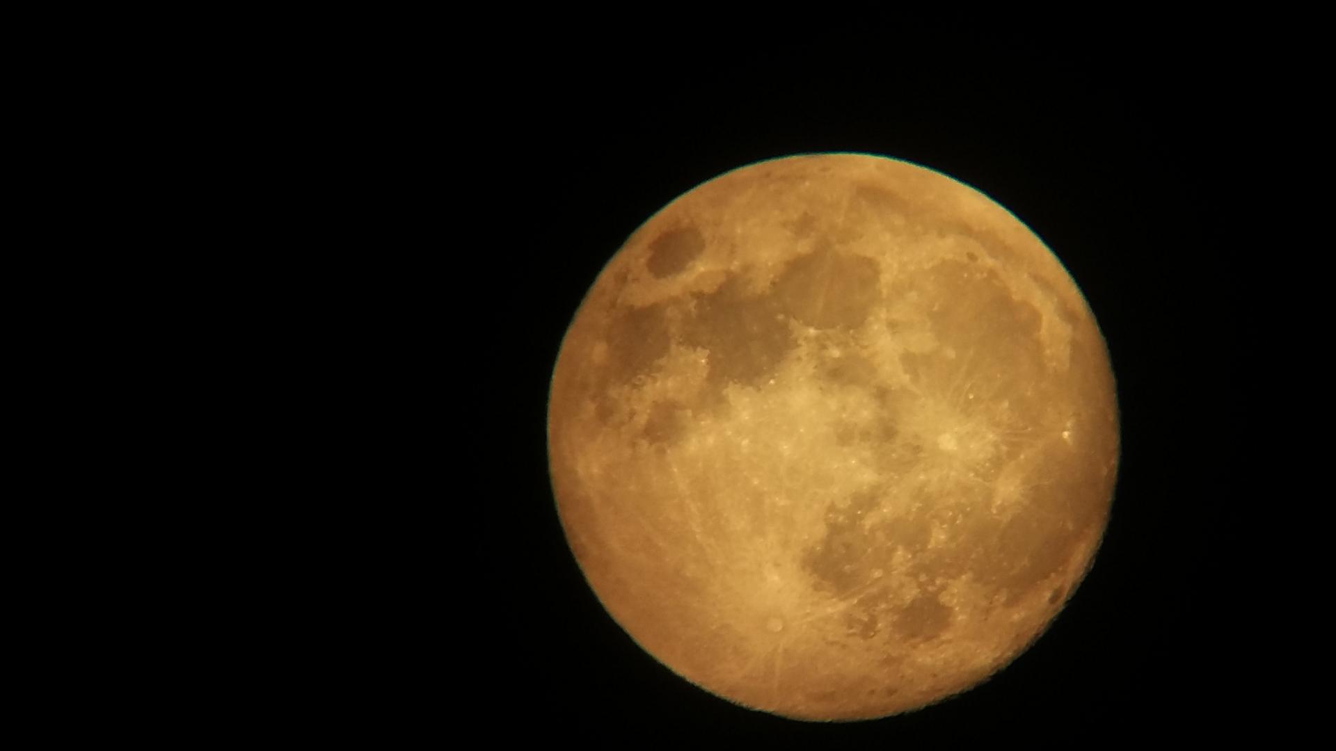 Photos de la Lune du 26.07.2017 a Saint-Gilles Vanessa Lagnau et Dimitri Paquier