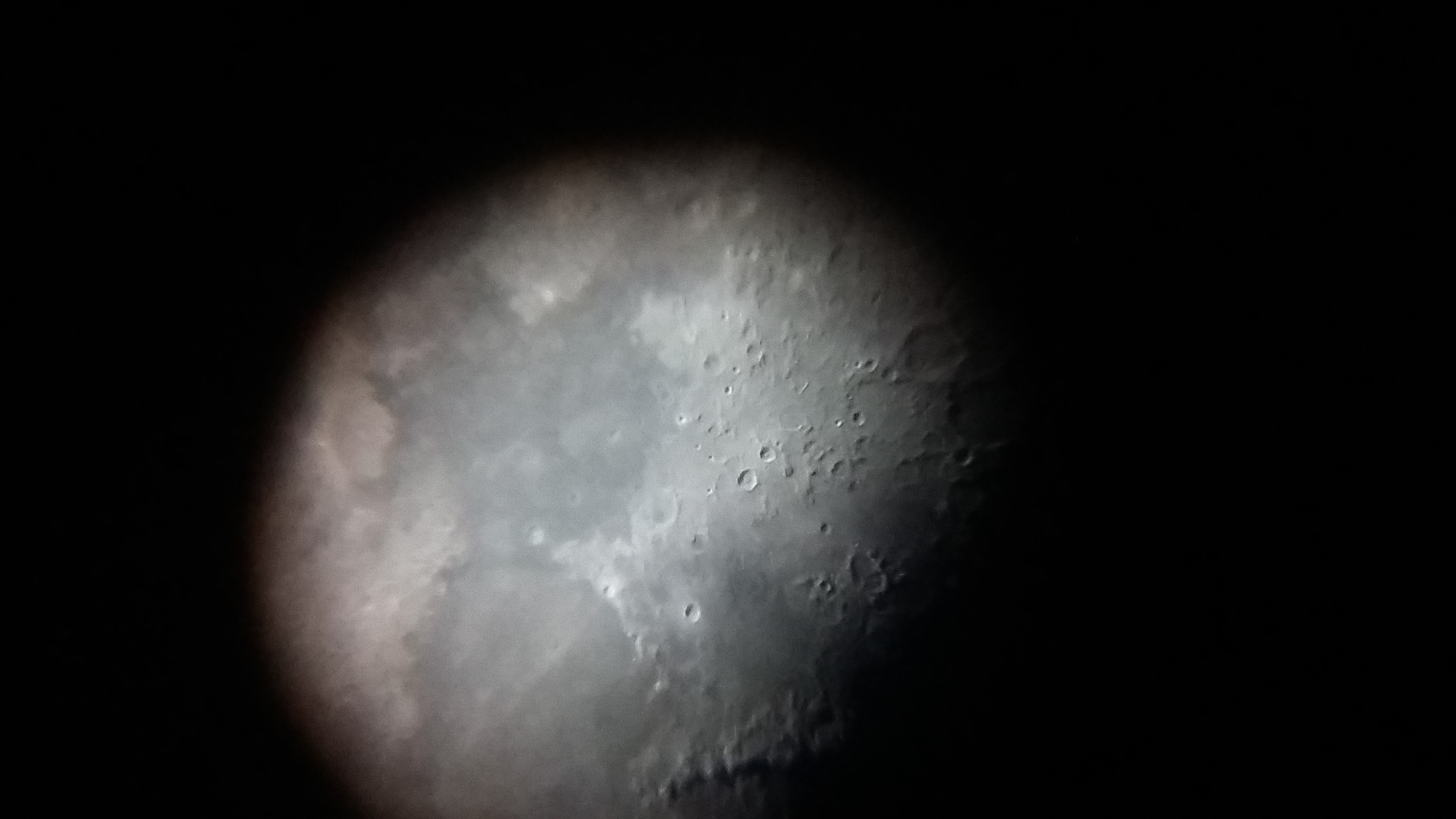 Image de la Lune et Sirius du 12.02.2019 Gryon Suisse et St Gilles France