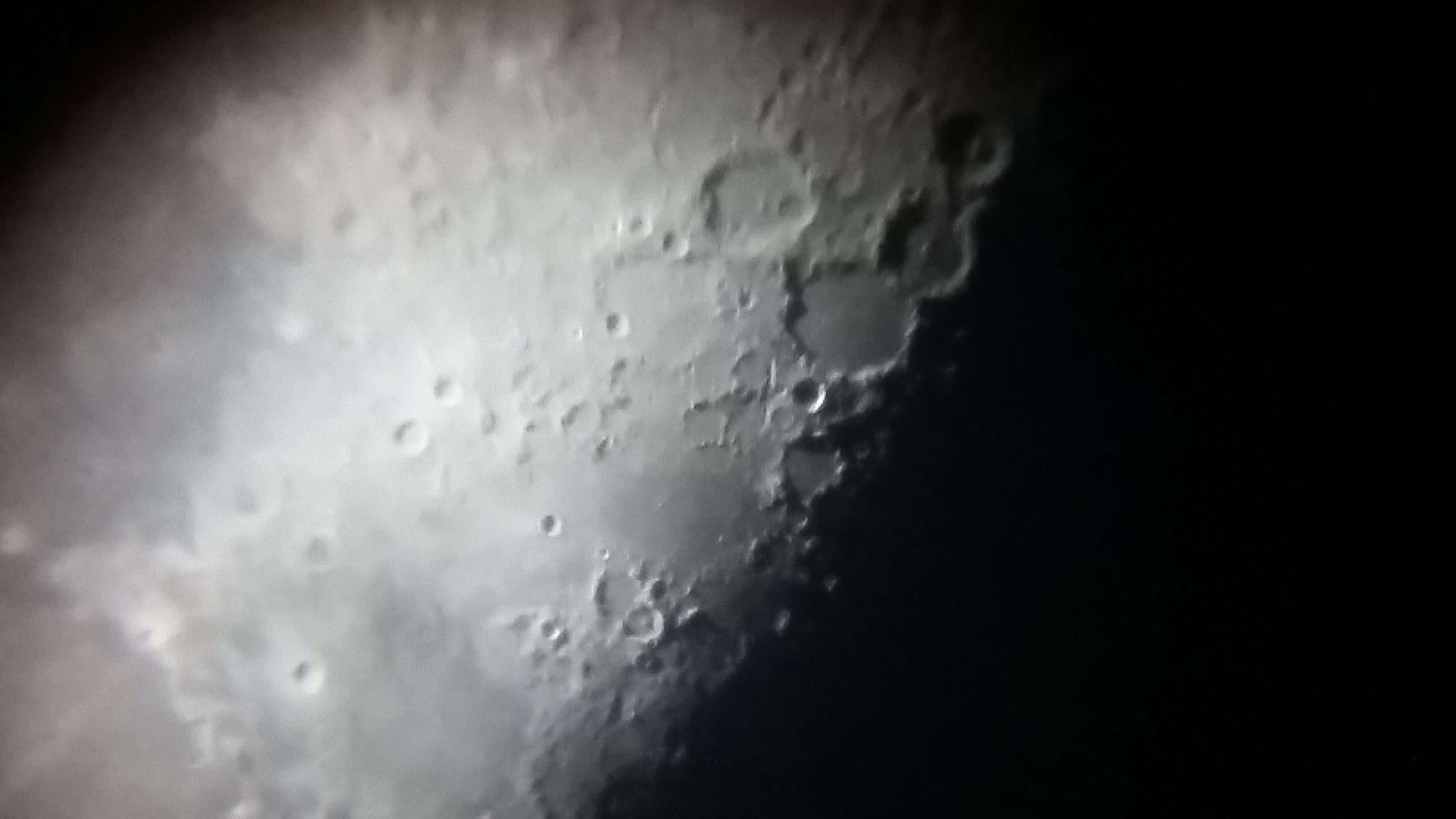 Image de la Lune et Sirius du 12.02.2019 Gryon Suisse et St Gilles France