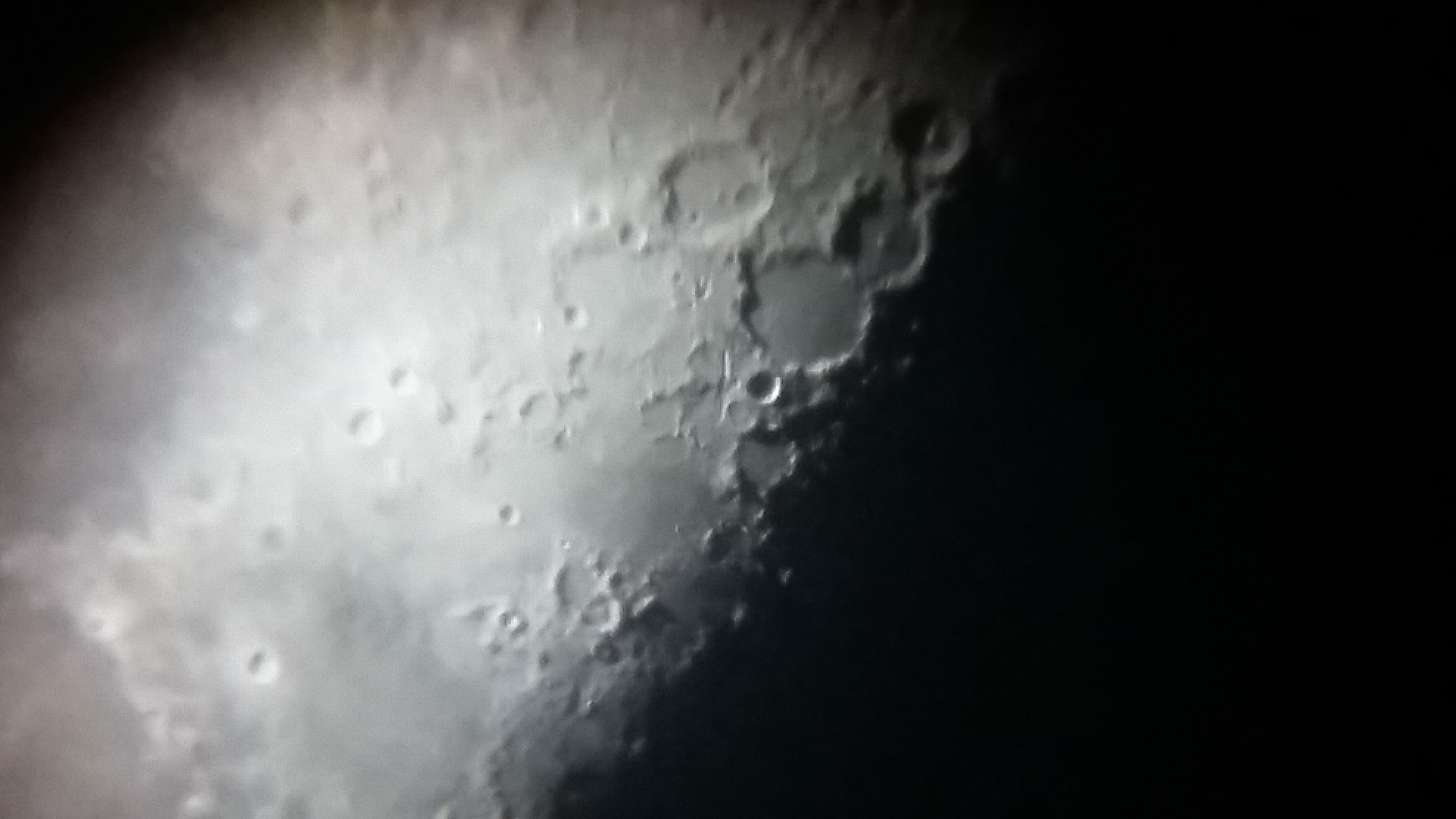 Image de la Lune et Sirius du 12.02.2019 Gryon Suisse et St Gilles France