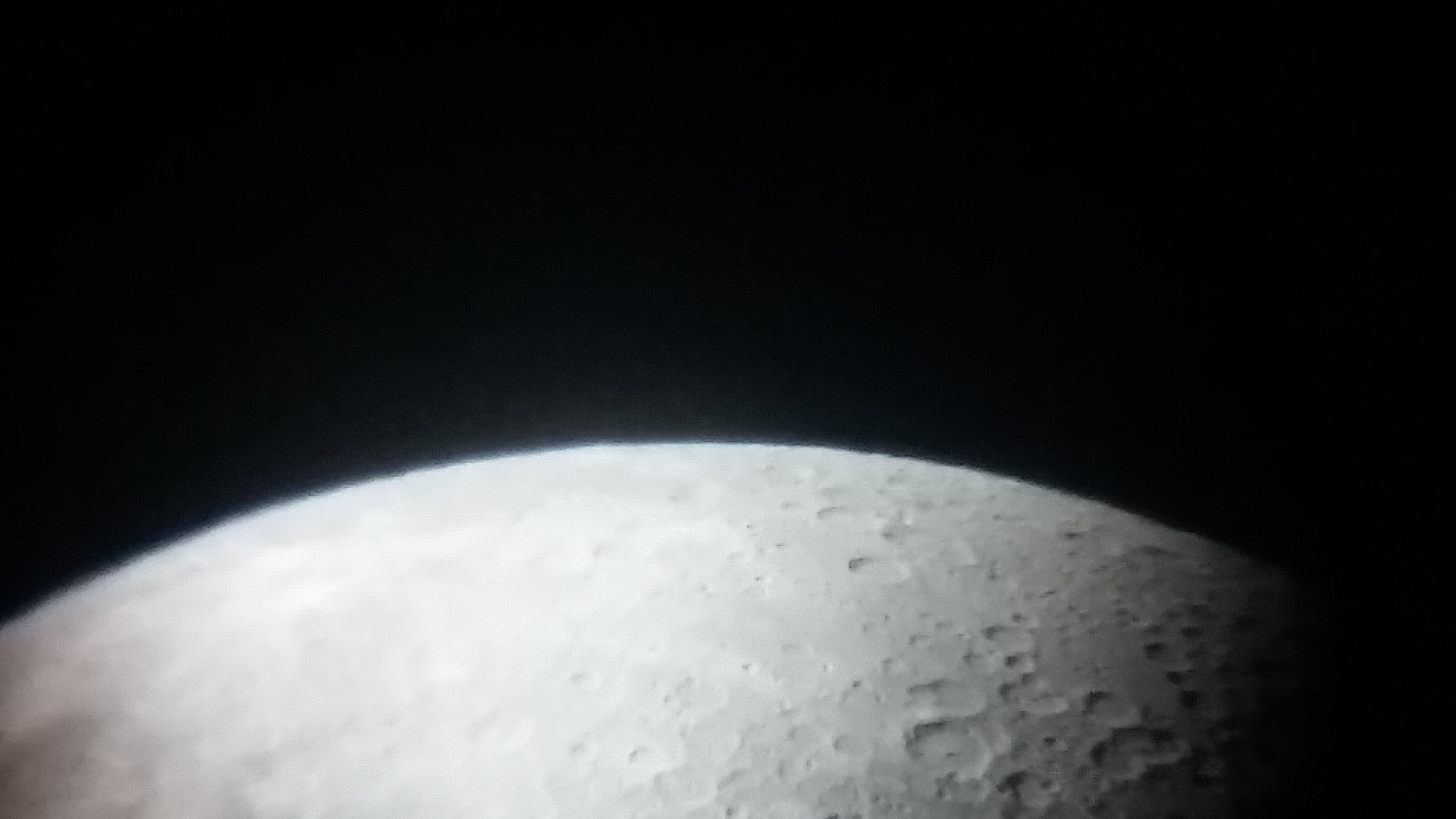 Image de la Lune et Sirius du 12.02.2019 Gryon Suisse et St Gilles France