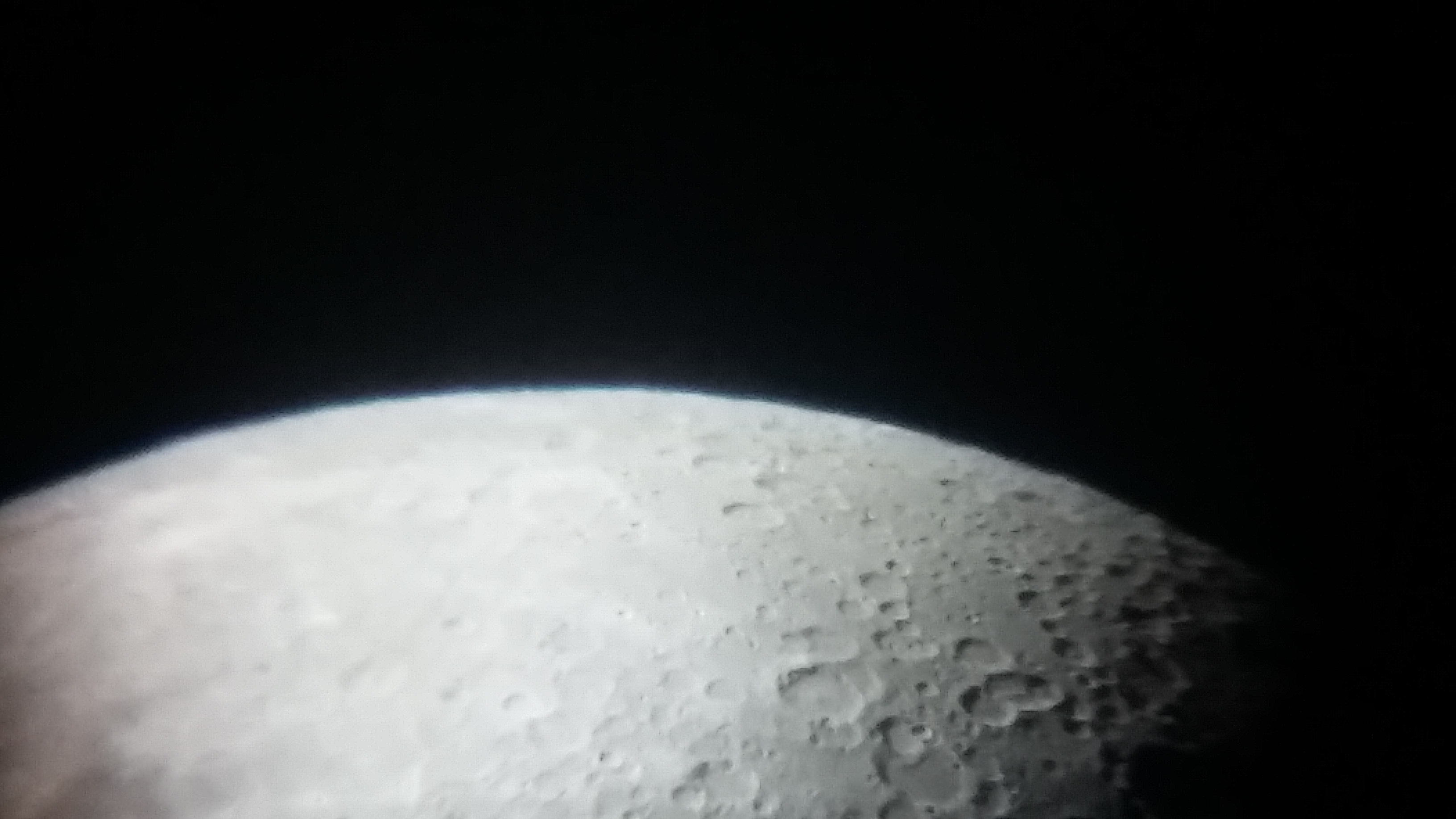Image de la Lune et Sirius du 12.02.2019 Gryon Suisse et St Gilles France