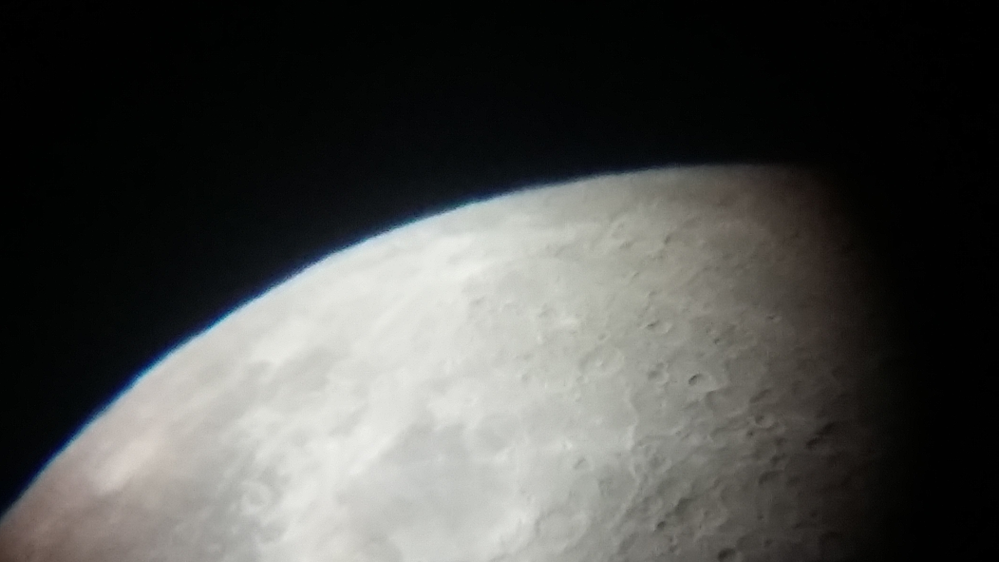Image de la Lune et Sirius du 12.02.2019 Gryon Suisse et St Gilles France