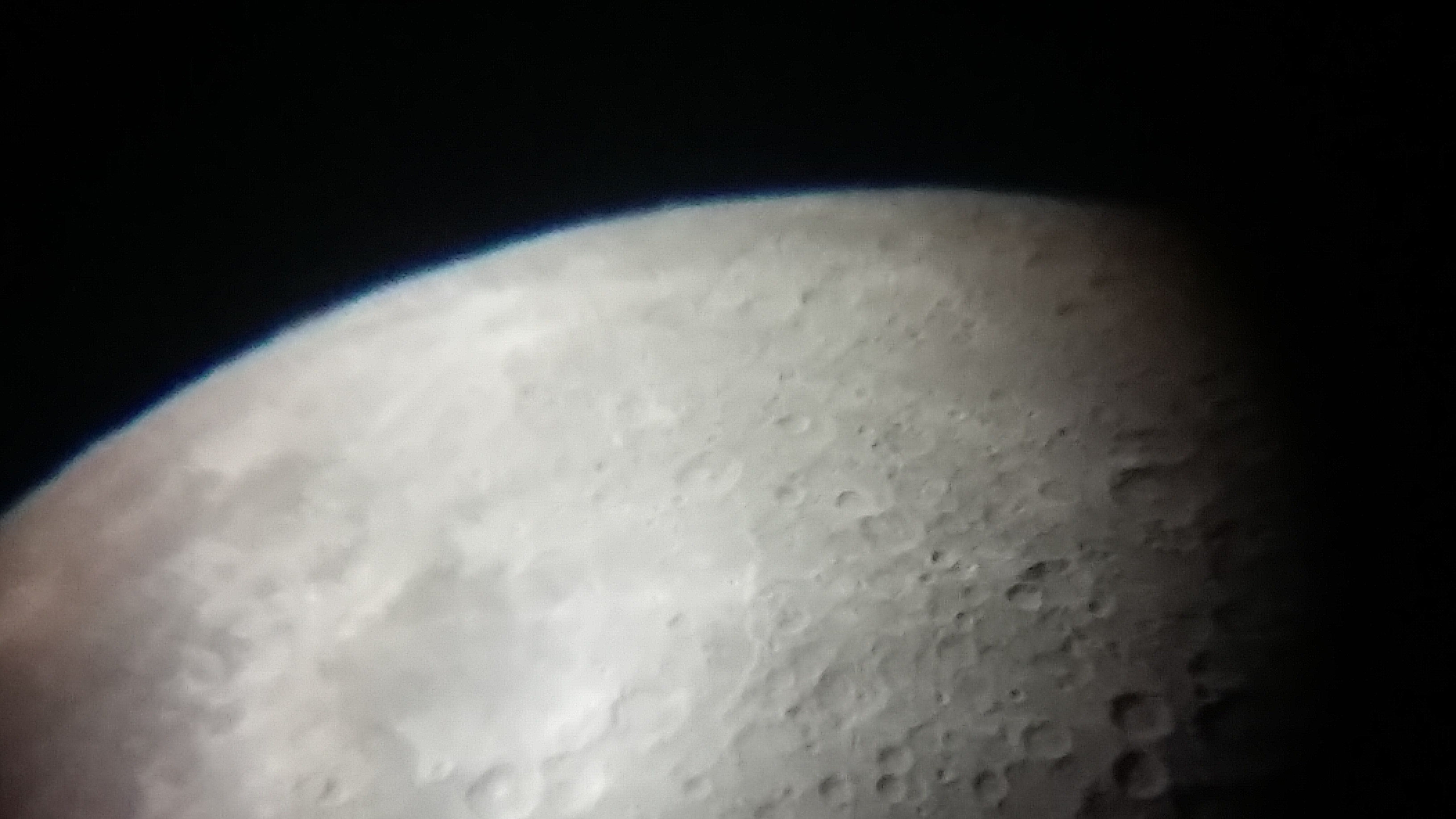 Image de la Lune et Sirius du 12.02.2019 Gryon Suisse et St Gilles France