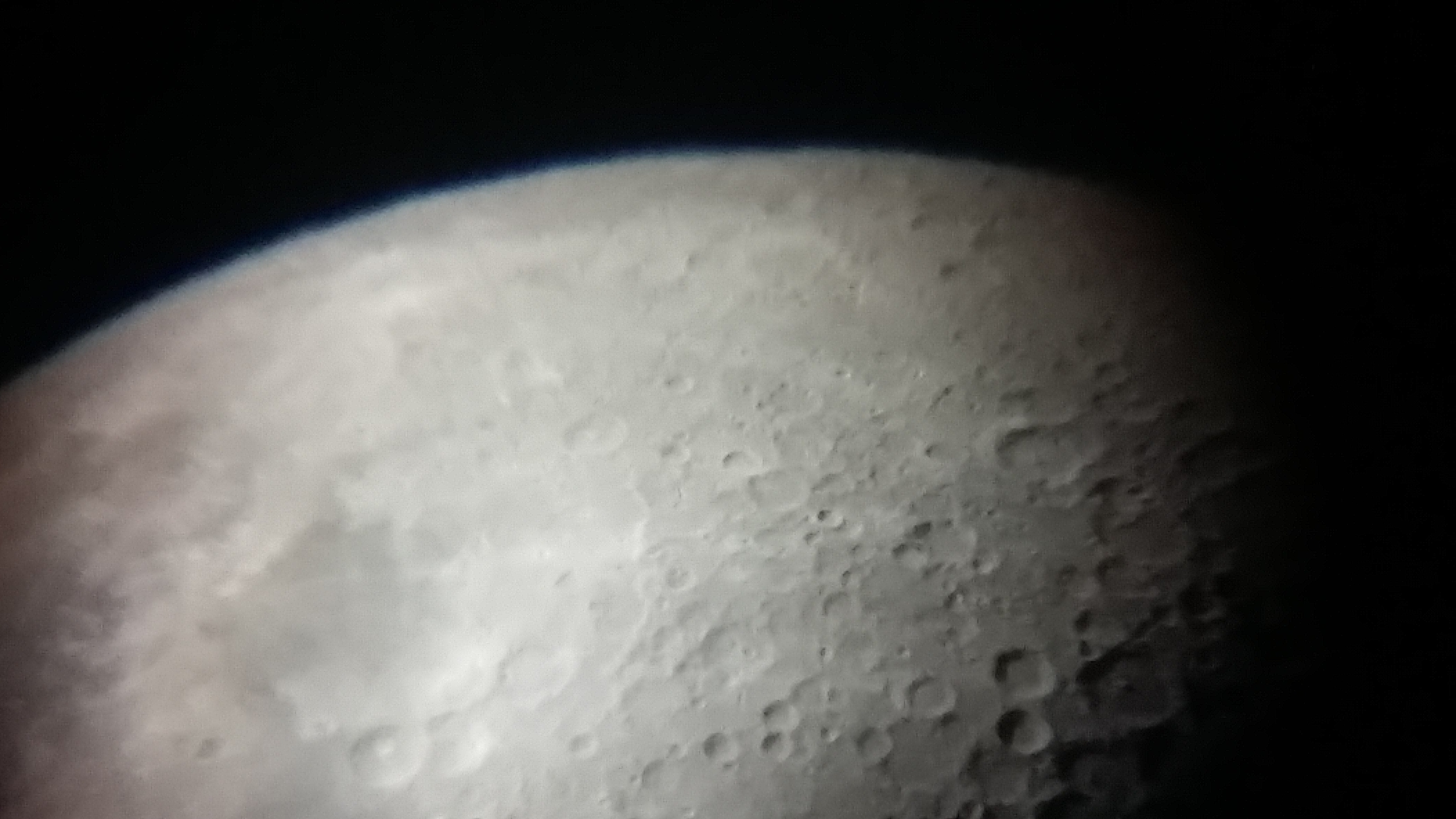 Image de la Lune et Sirius du 12.02.2019 Gryon Suisse et St Gilles France