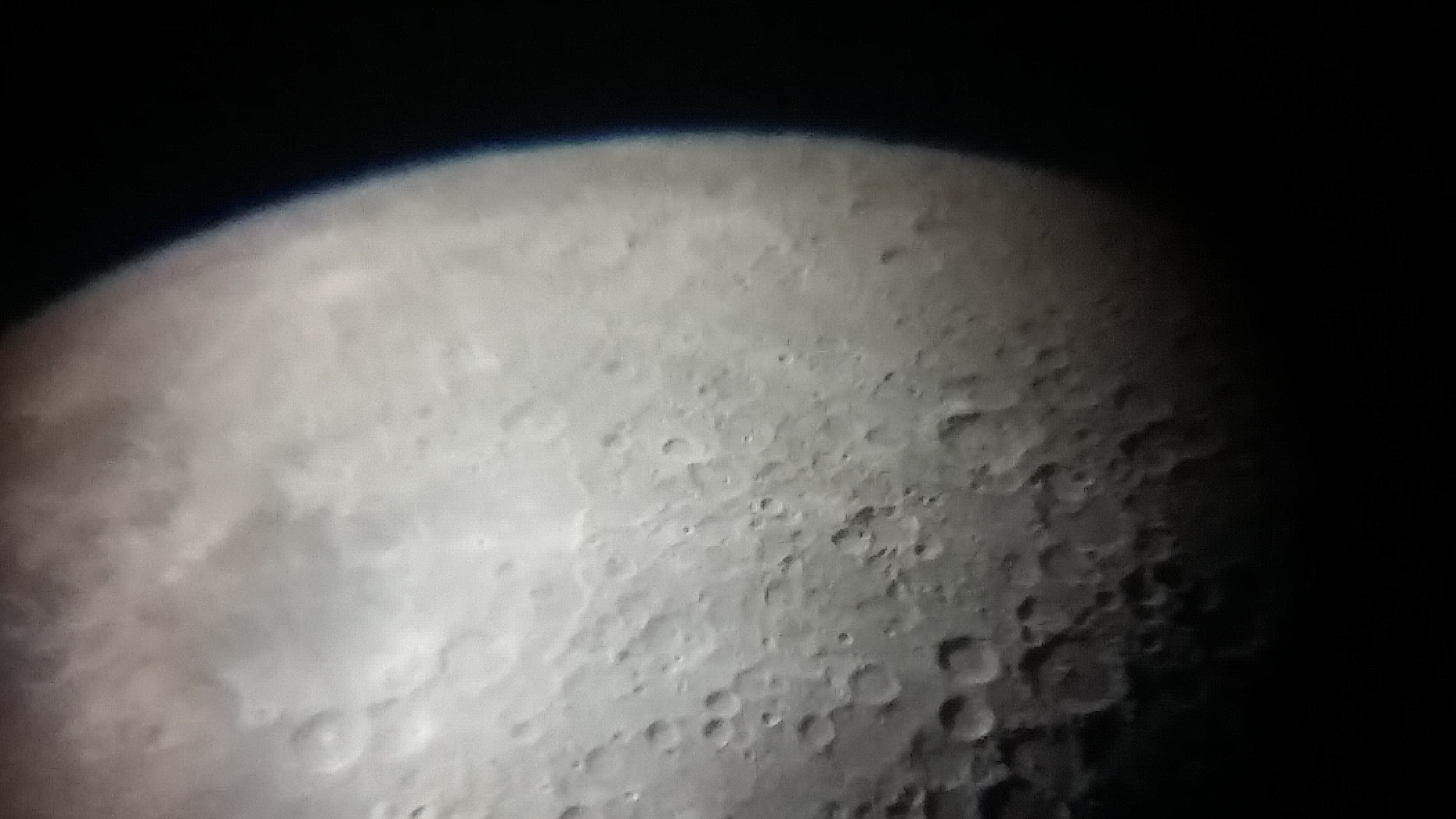 Image de la Lune et Sirius du 12.02.2019 Gryon Suisse et St Gilles France