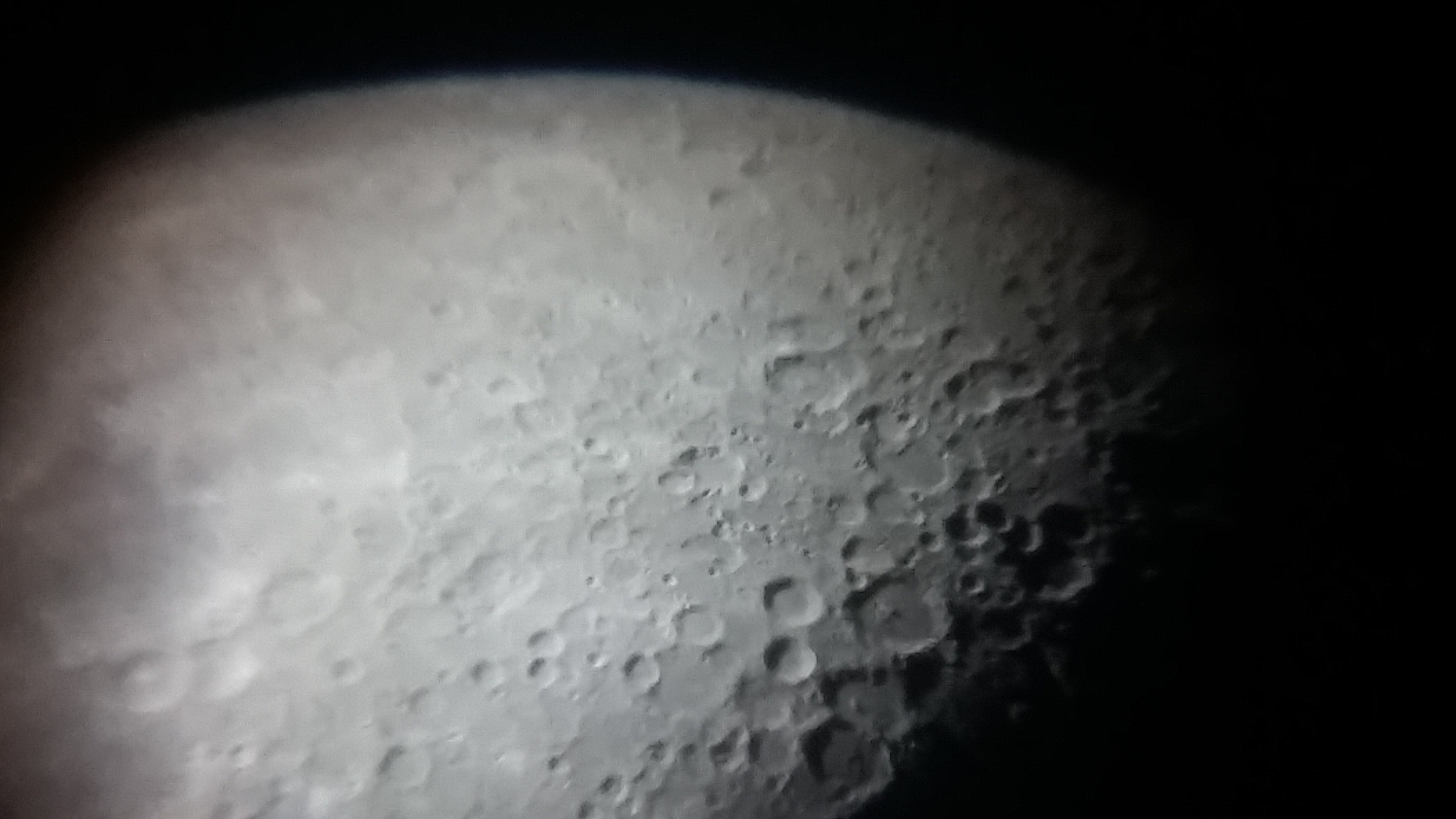 Image de la Lune et Sirius du 12.02.2019 Gryon Suisse et St Gilles France