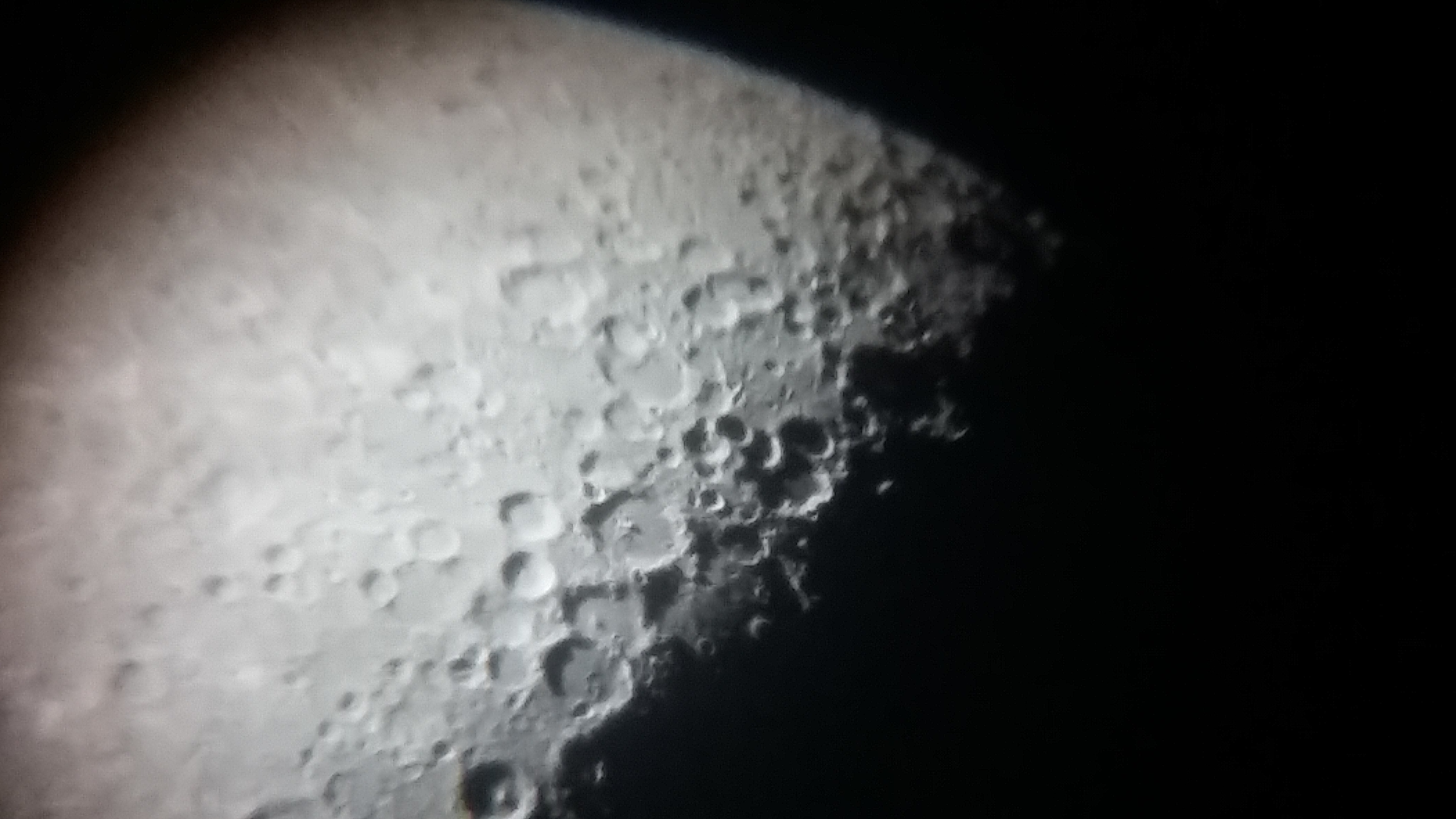 Image de la Lune et Sirius du 12.02.2019 Gryon Suisse et St Gilles France