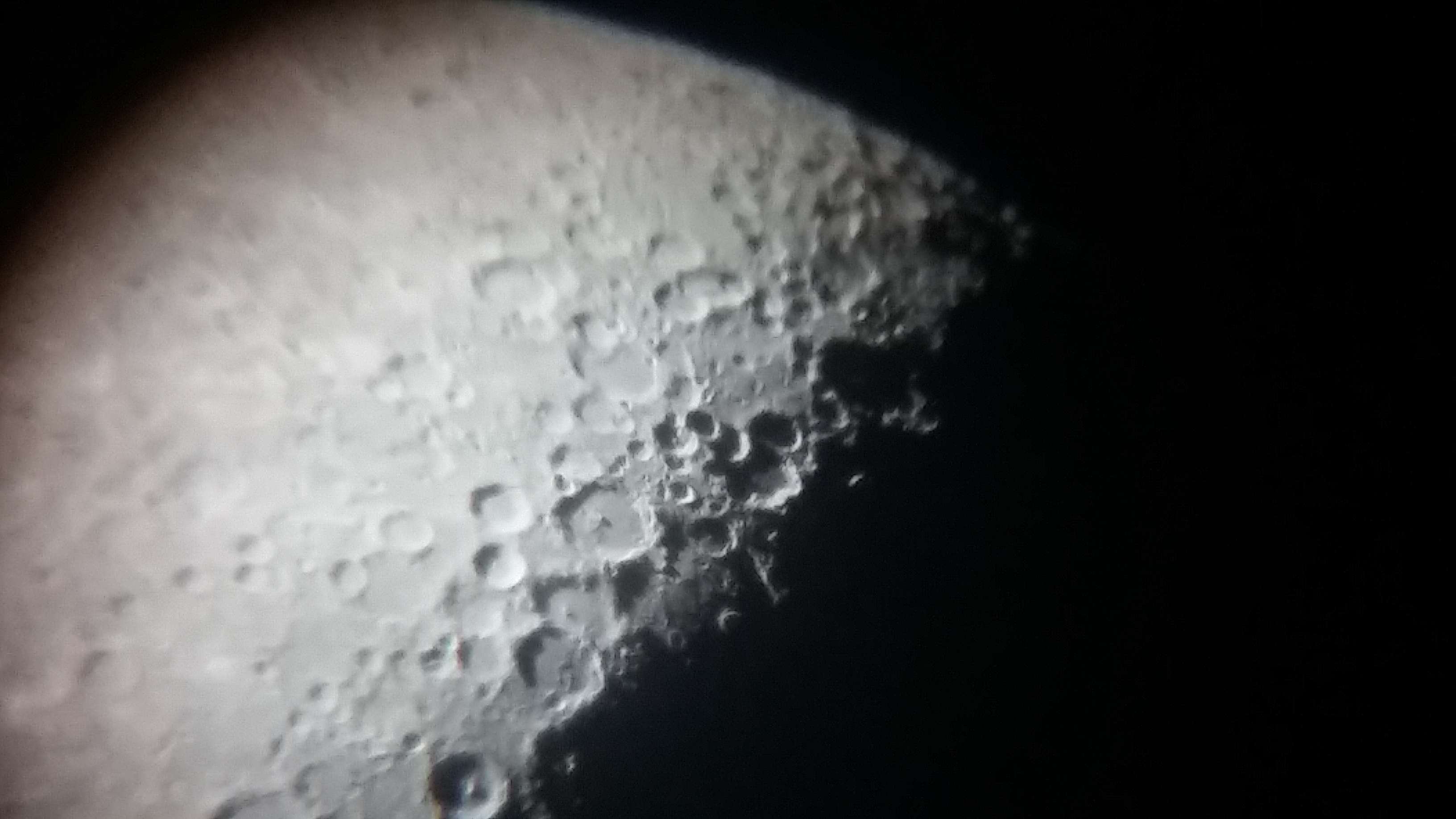Image de la Lune et Sirius du 12.02.2019 Gryon Suisse et St Gilles France