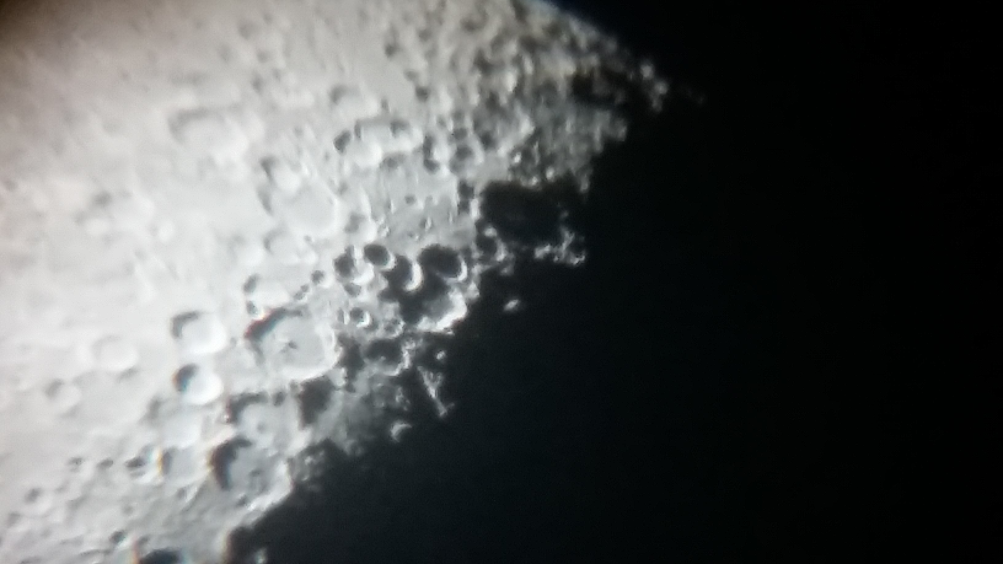 Image de la Lune et Sirius du 12.02.2019 Gryon Suisse et St Gilles France