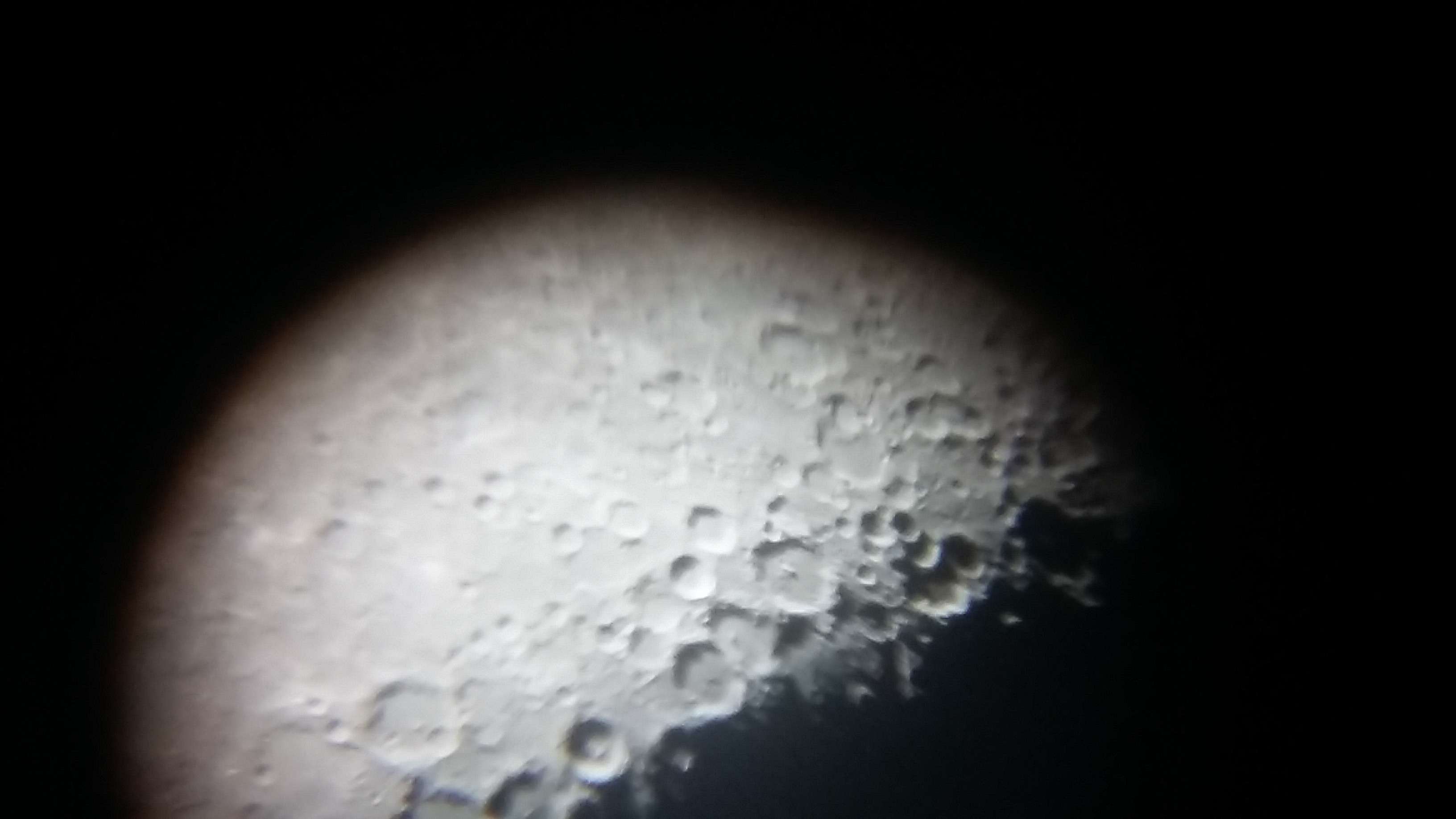 Image de la Lune et Sirius du 12.02.2019 Gryon Suisse et St Gilles France