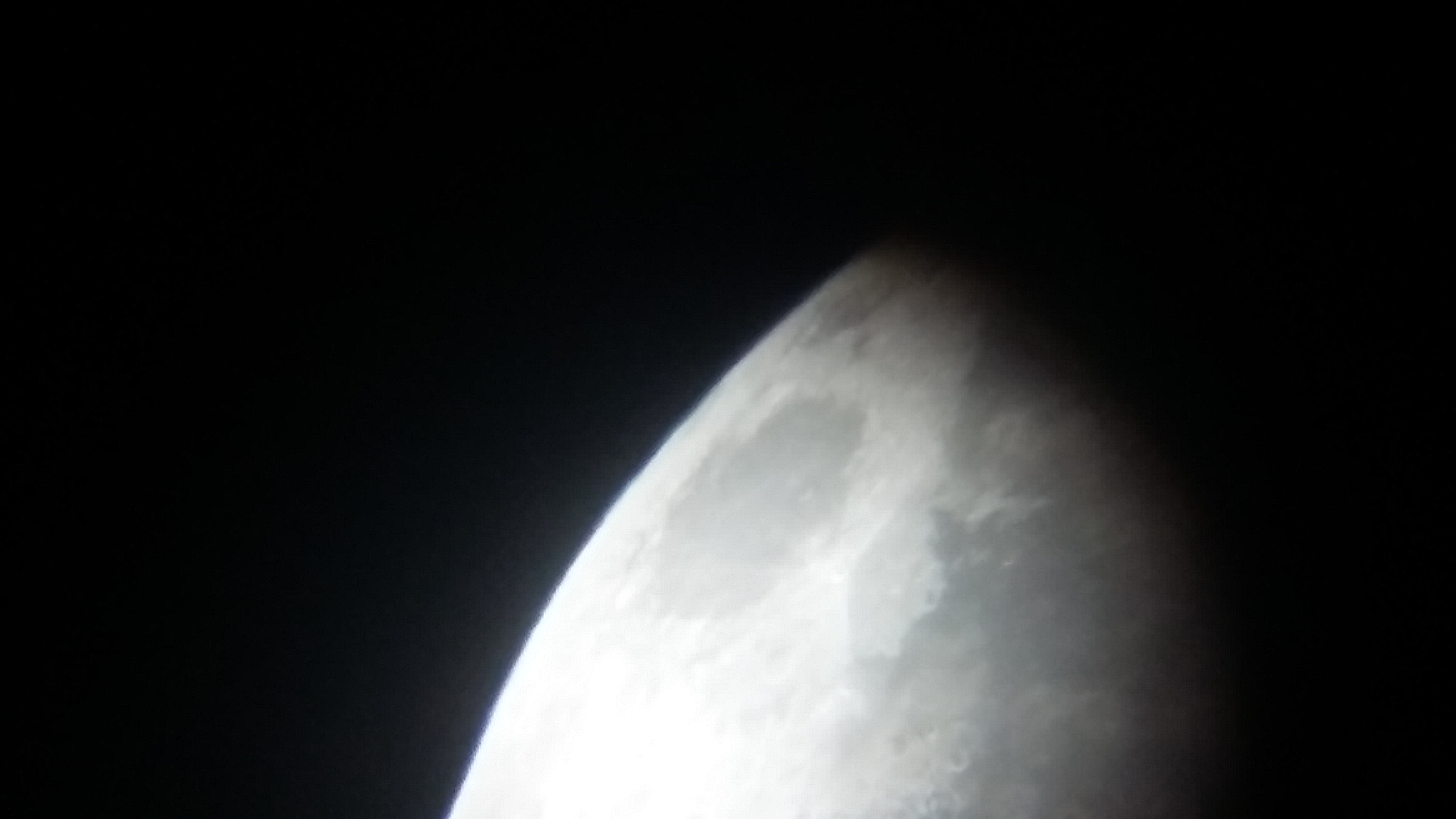 Image de la Lune et Sirius du 12.02.2019 Gryon Suisse et St Gilles France