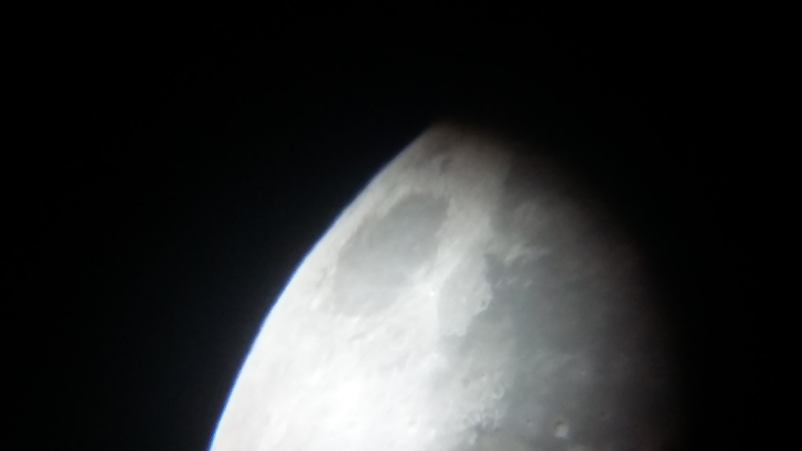 Image de la Lune et Sirius du 12.02.2019 Gryon Suisse et St Gilles France