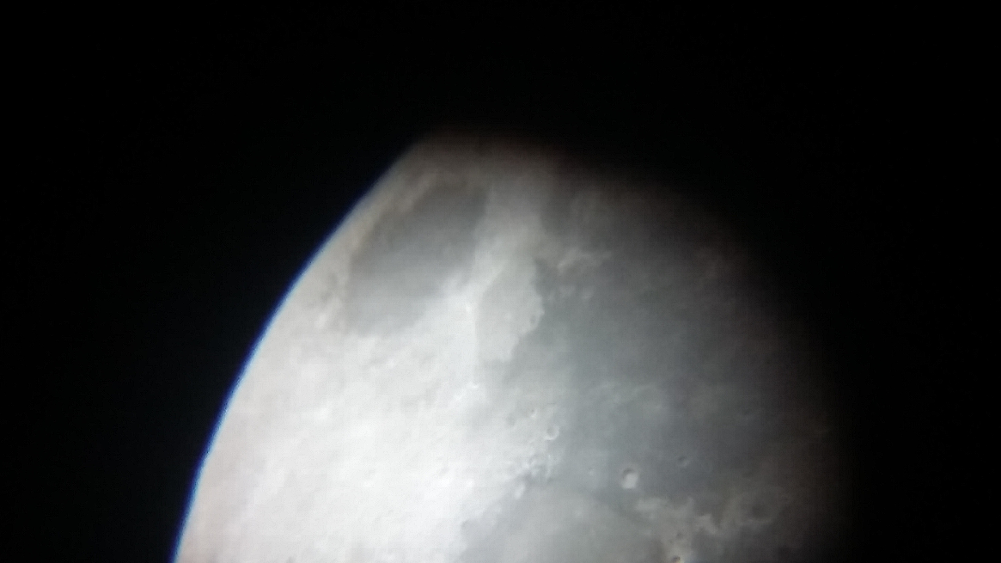 Image de la Lune et Sirius du 12.02.2019 Gryon Suisse et St Gilles France
