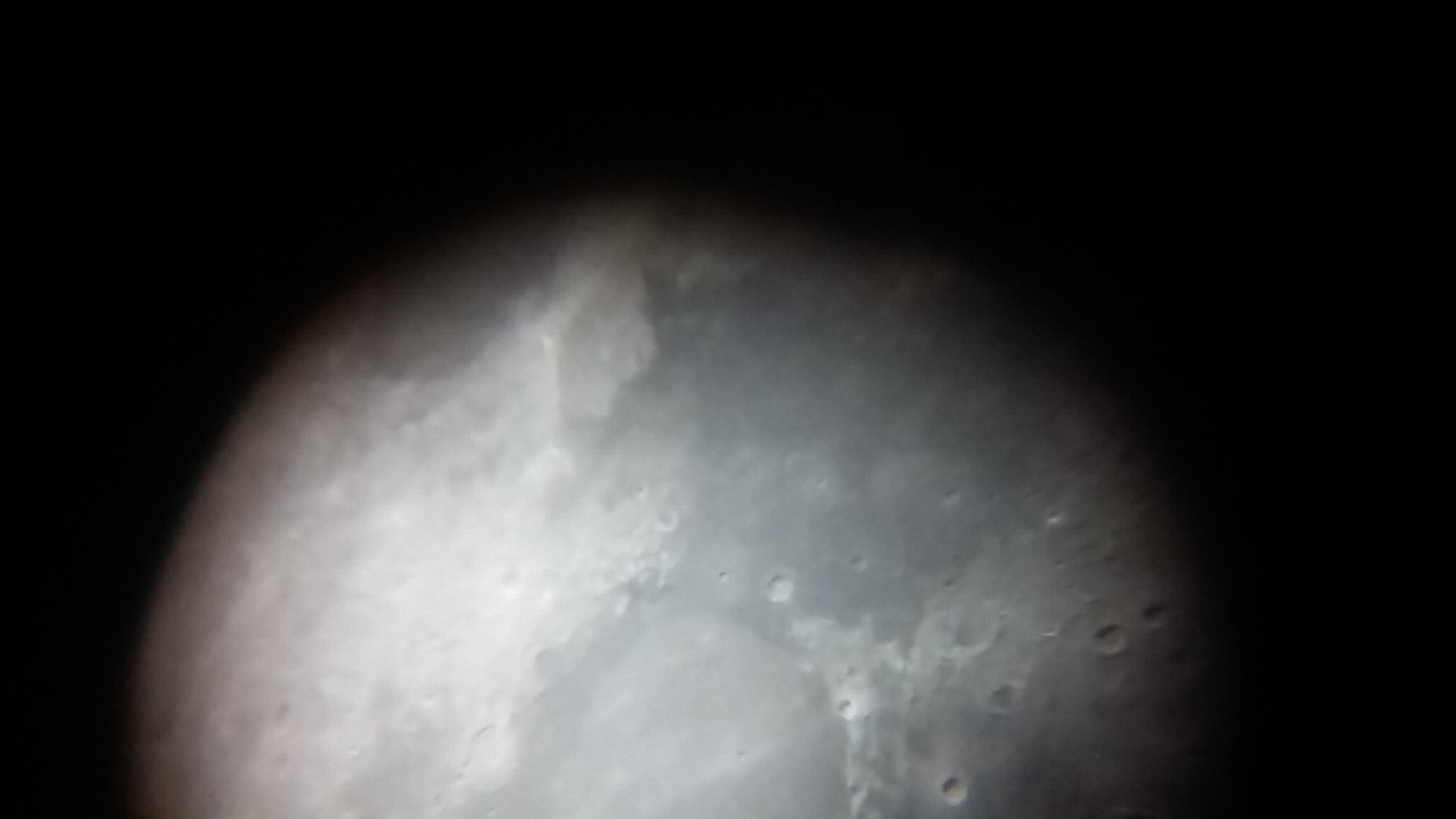 Image de la Lune et Sirius du 12.02.2019 Gryon Suisse et St Gilles France