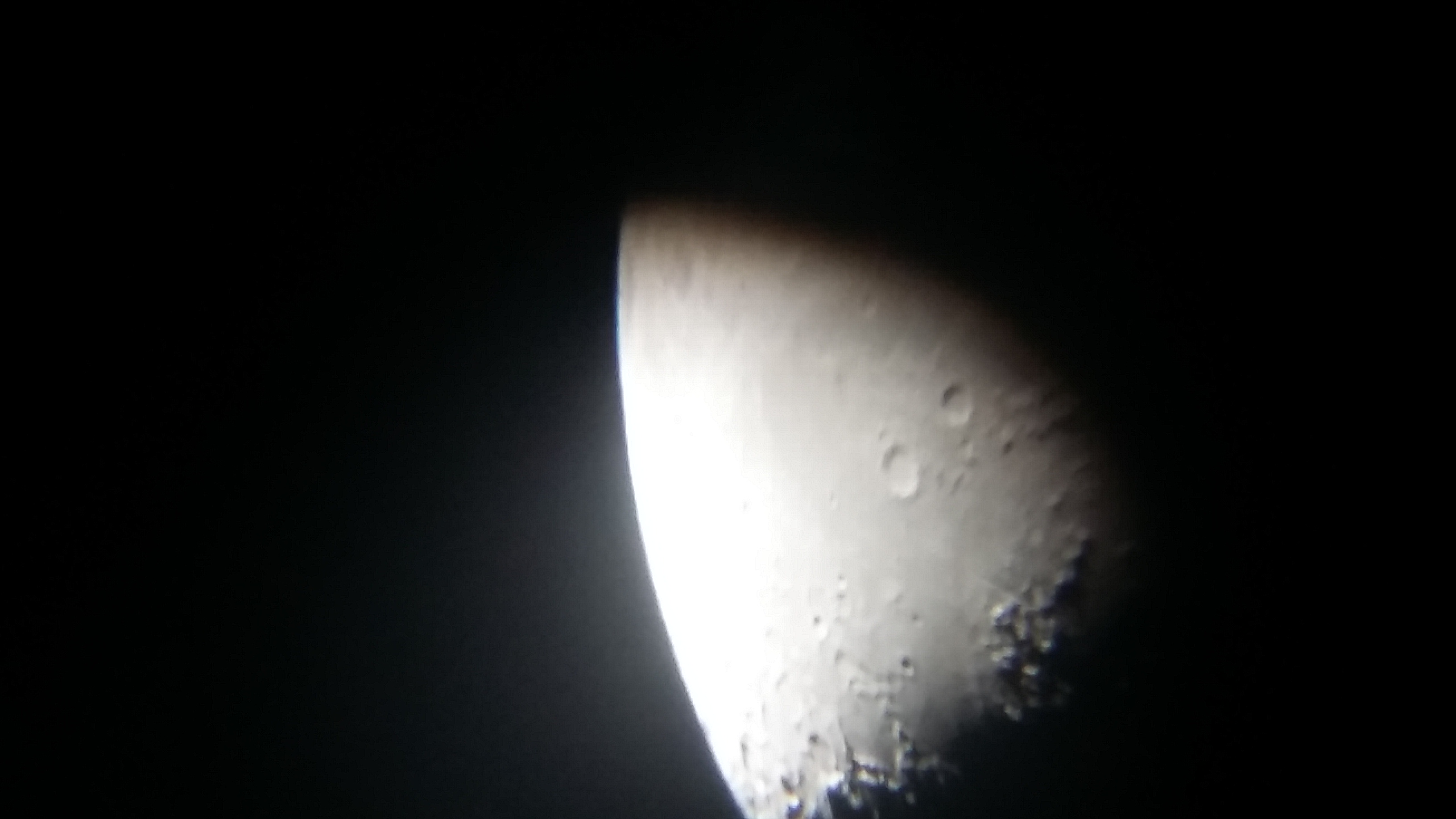 Image de la Lune et Sirius du 12.02.2019 Gryon Suisse et St Gilles France