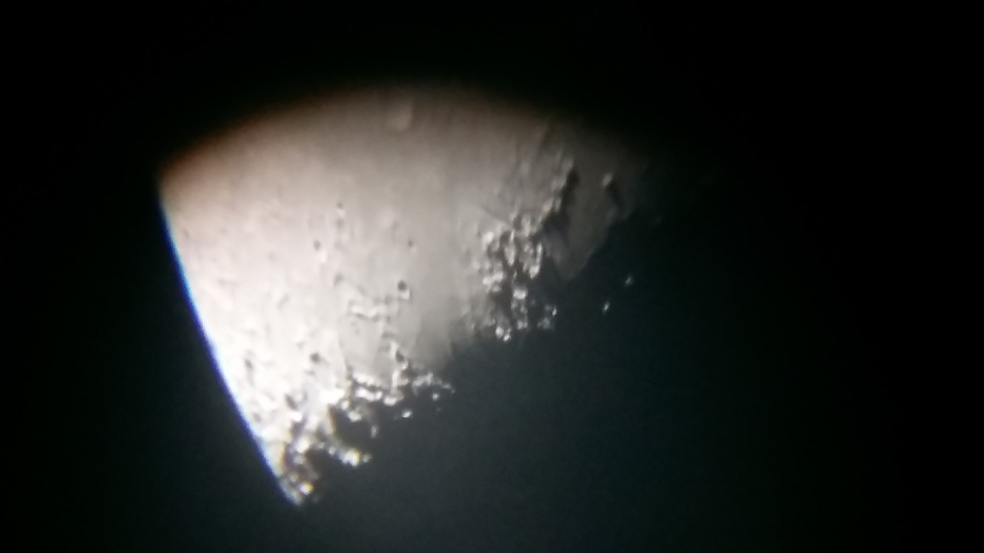 Image de la Lune et Sirius du 12.02.2019 Gryon Suisse et St Gilles France
