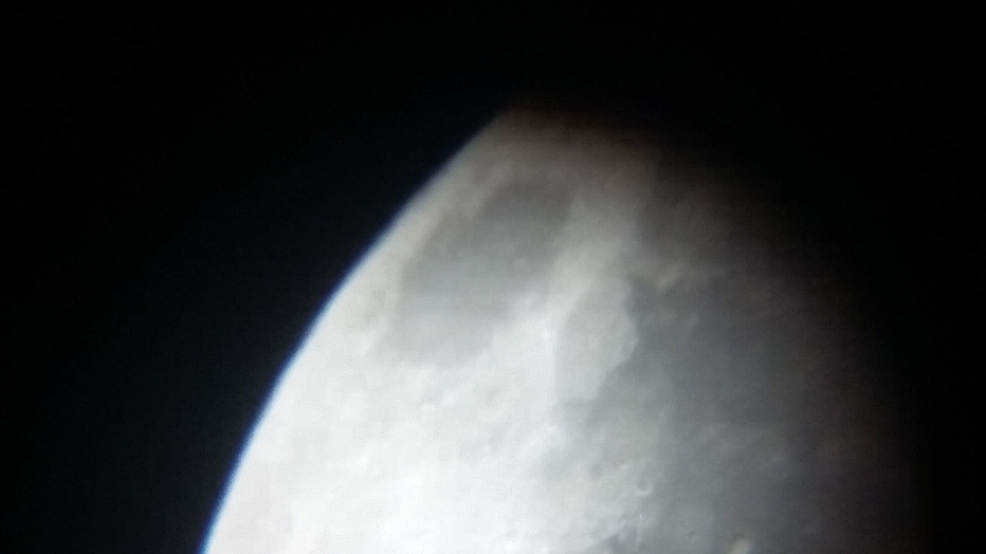 Image de la Lune et Sirius du 12.02.2019 Gryon Suisse et St Gilles France