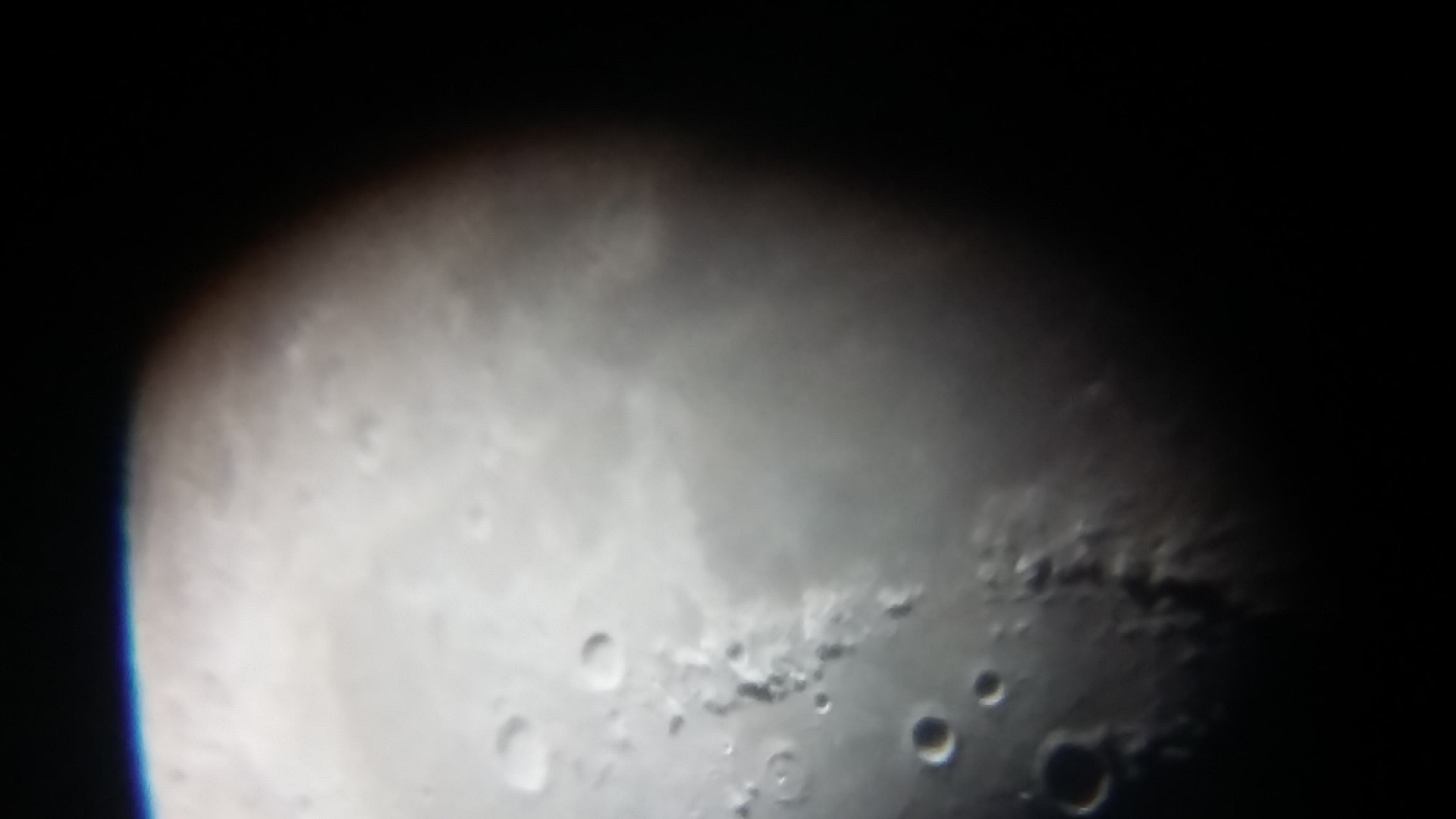 Image de la Lune et Sirius du 12.02.2019 Gryon Suisse et St Gilles France
