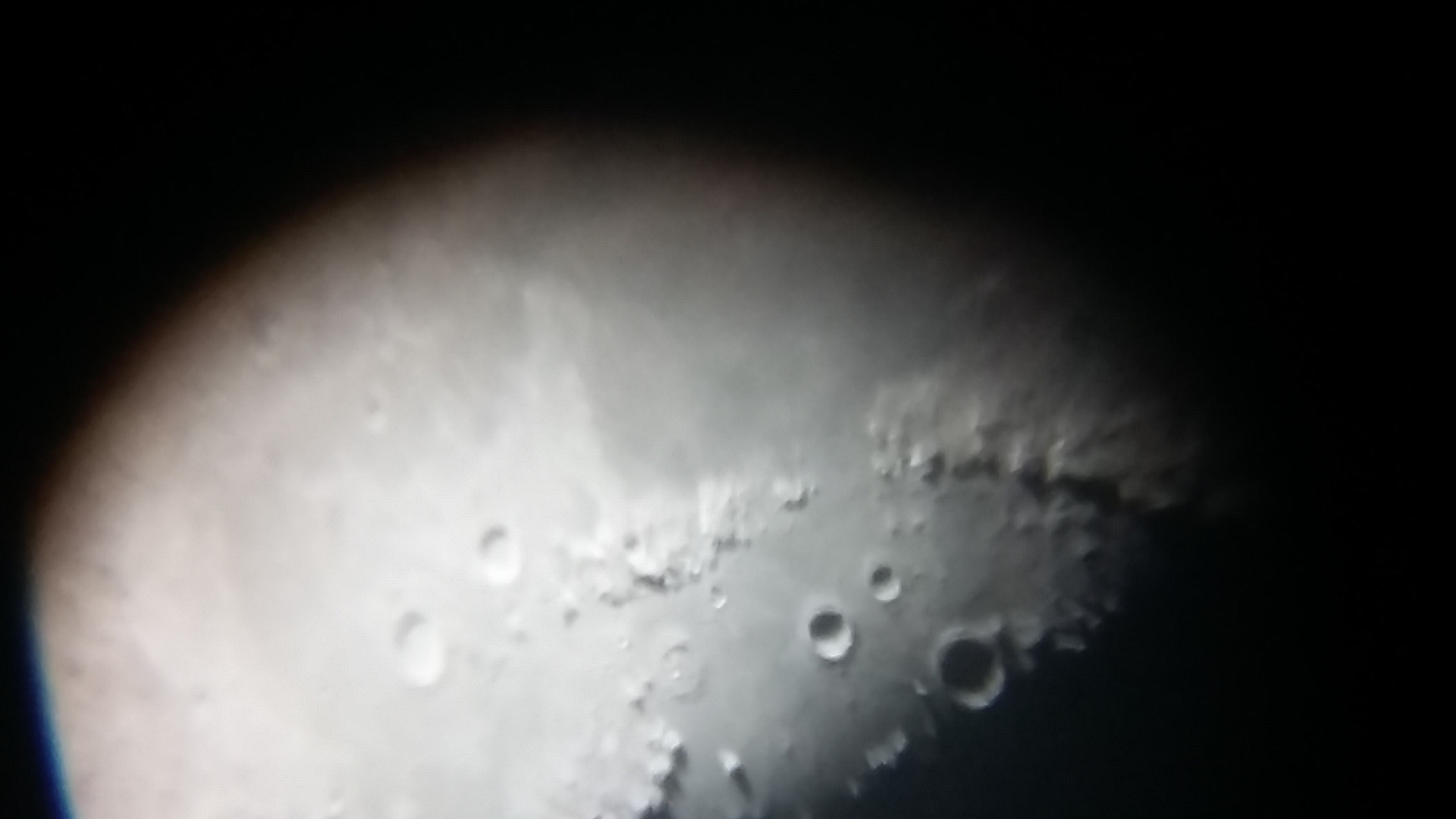 Image de la Lune et Sirius du 12.02.2019 Gryon Suisse et St Gilles France