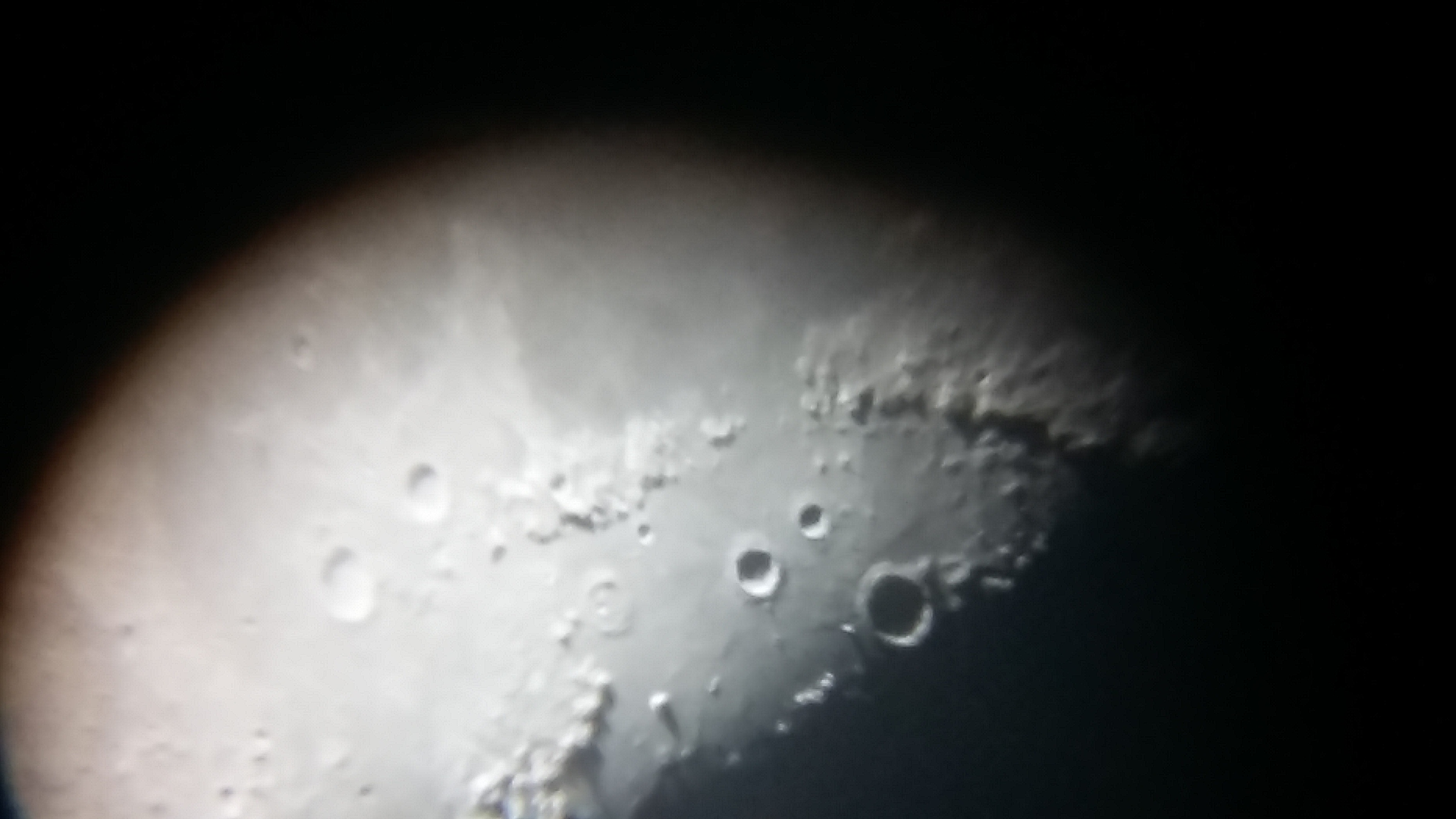 Image de la Lune et Sirius du 12.02.2019 Gryon Suisse et St Gilles France
