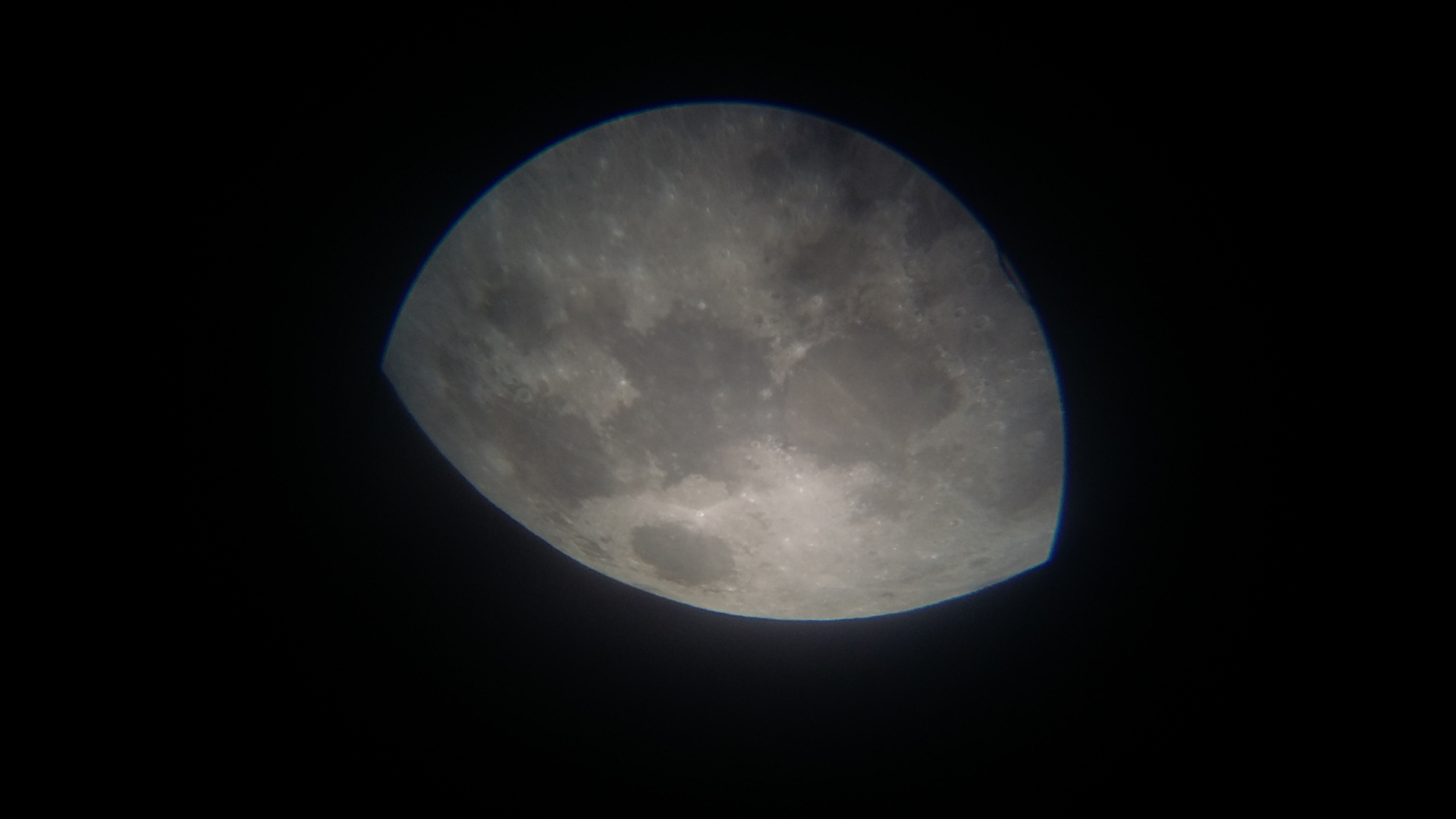 Image de la Lune du 15.02.2019 Gryon Suisse et St Gilles France