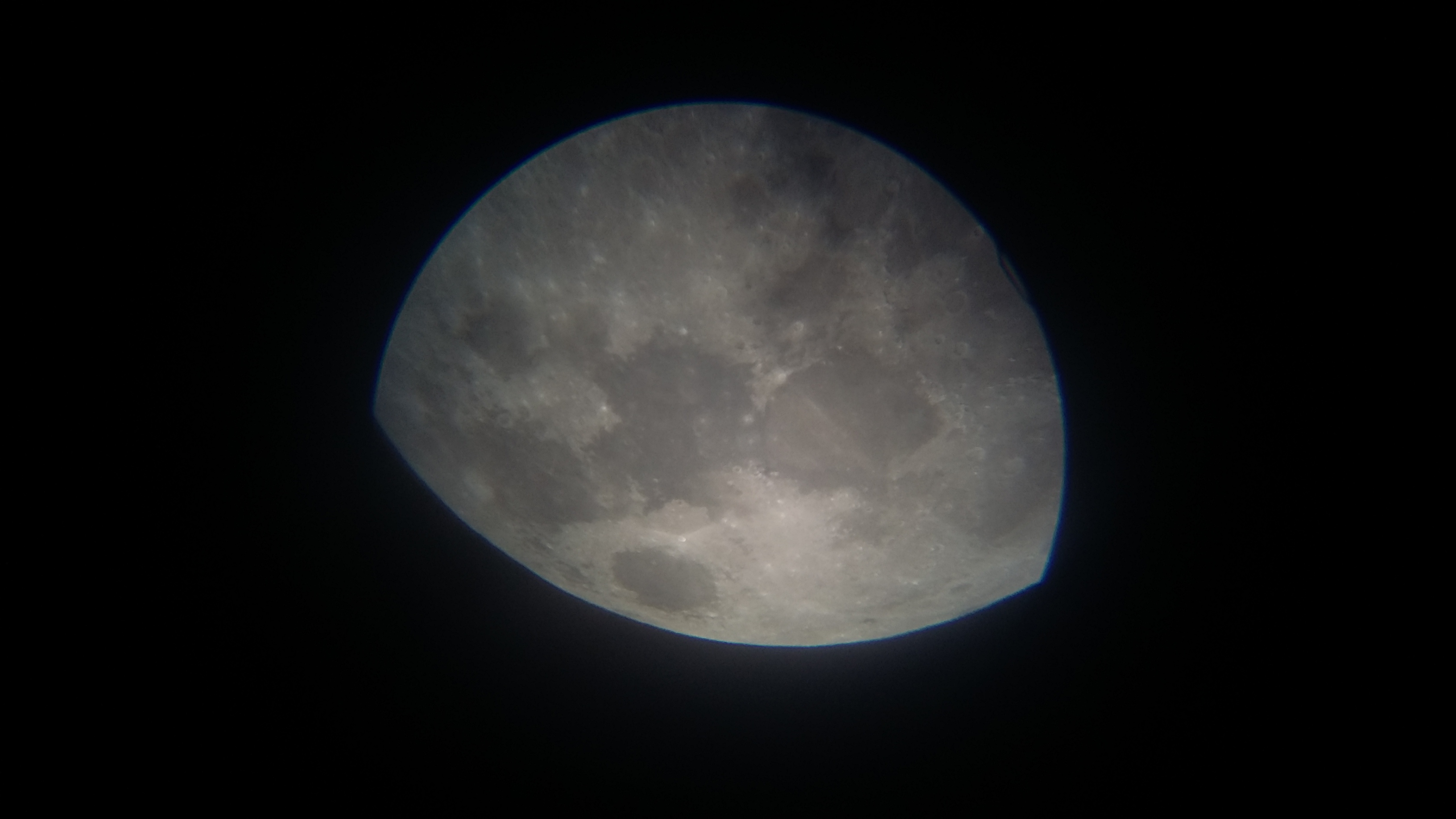 Image de la Lune du 15.02.2019 Gryon Suisse et St Gilles France