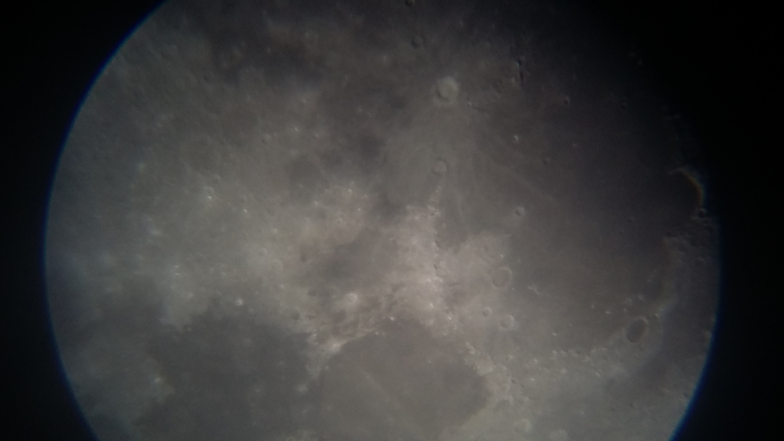 Image de la Lune du 15.02.2019 Gryon Suisse et St Gilles France