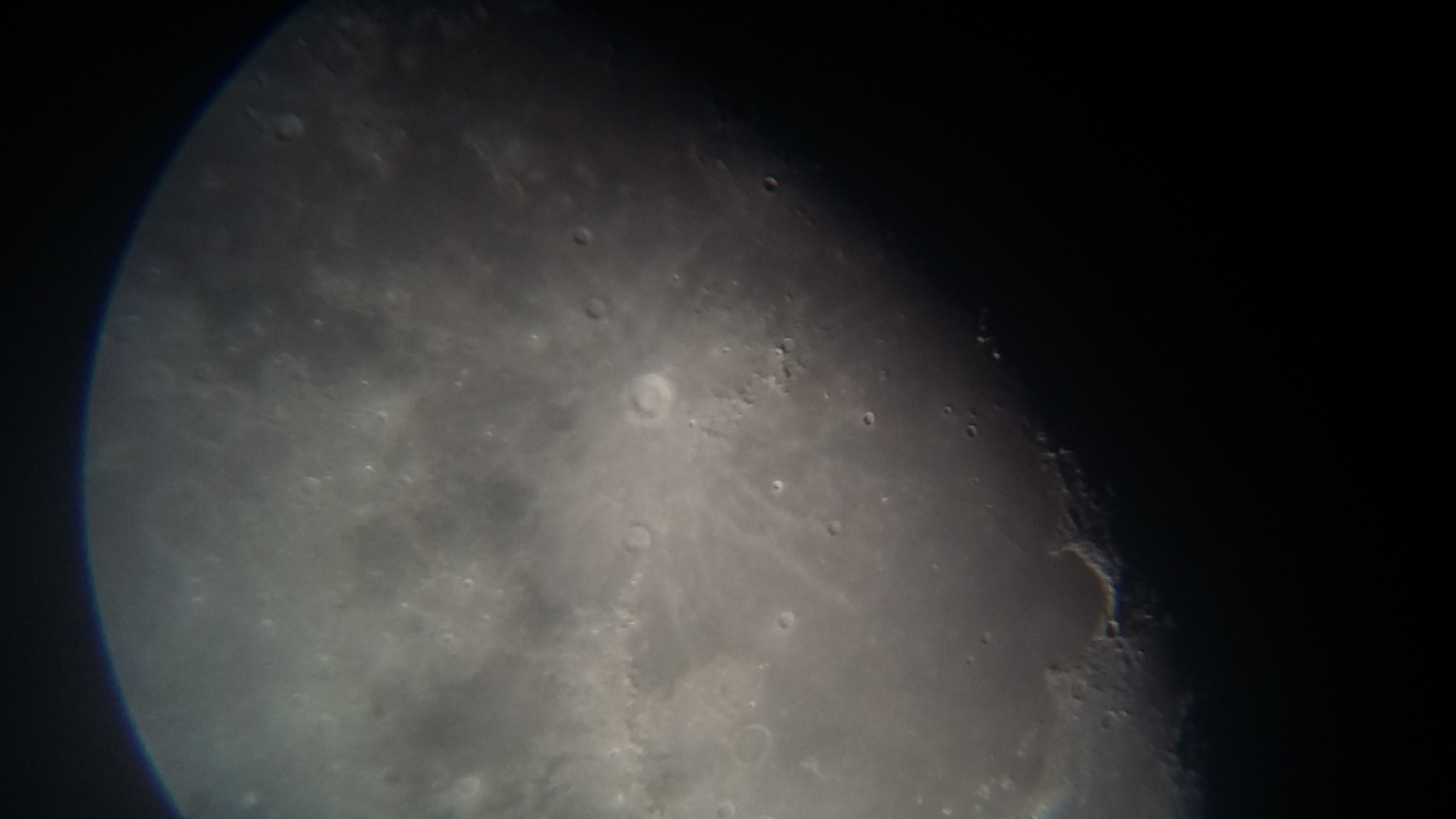 Image de la Lune du 15.02.2019 Gryon Suisse et St Gilles France