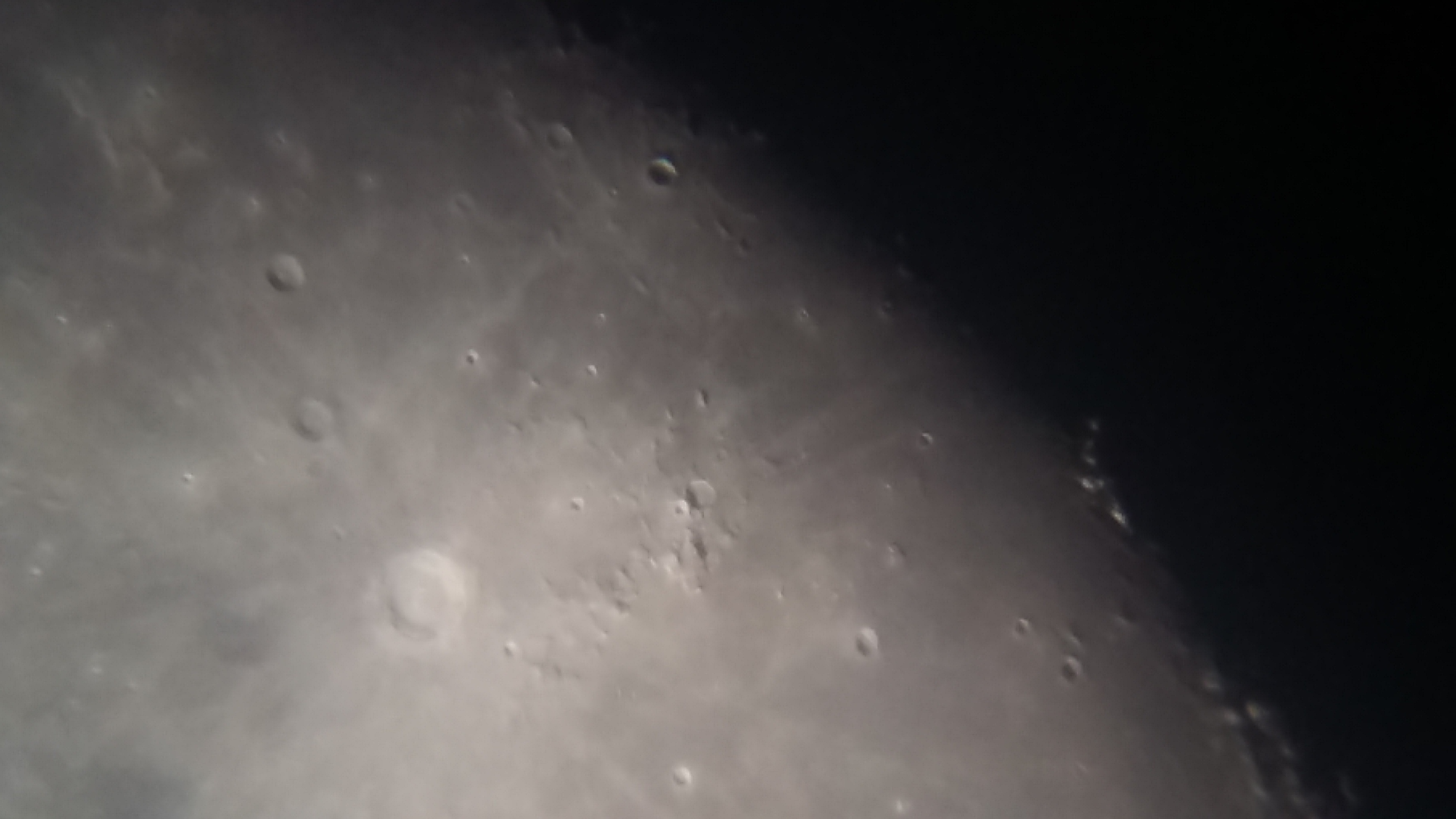 Image de la Lune du 15.02.2019 Gryon Suisse et St Gilles France