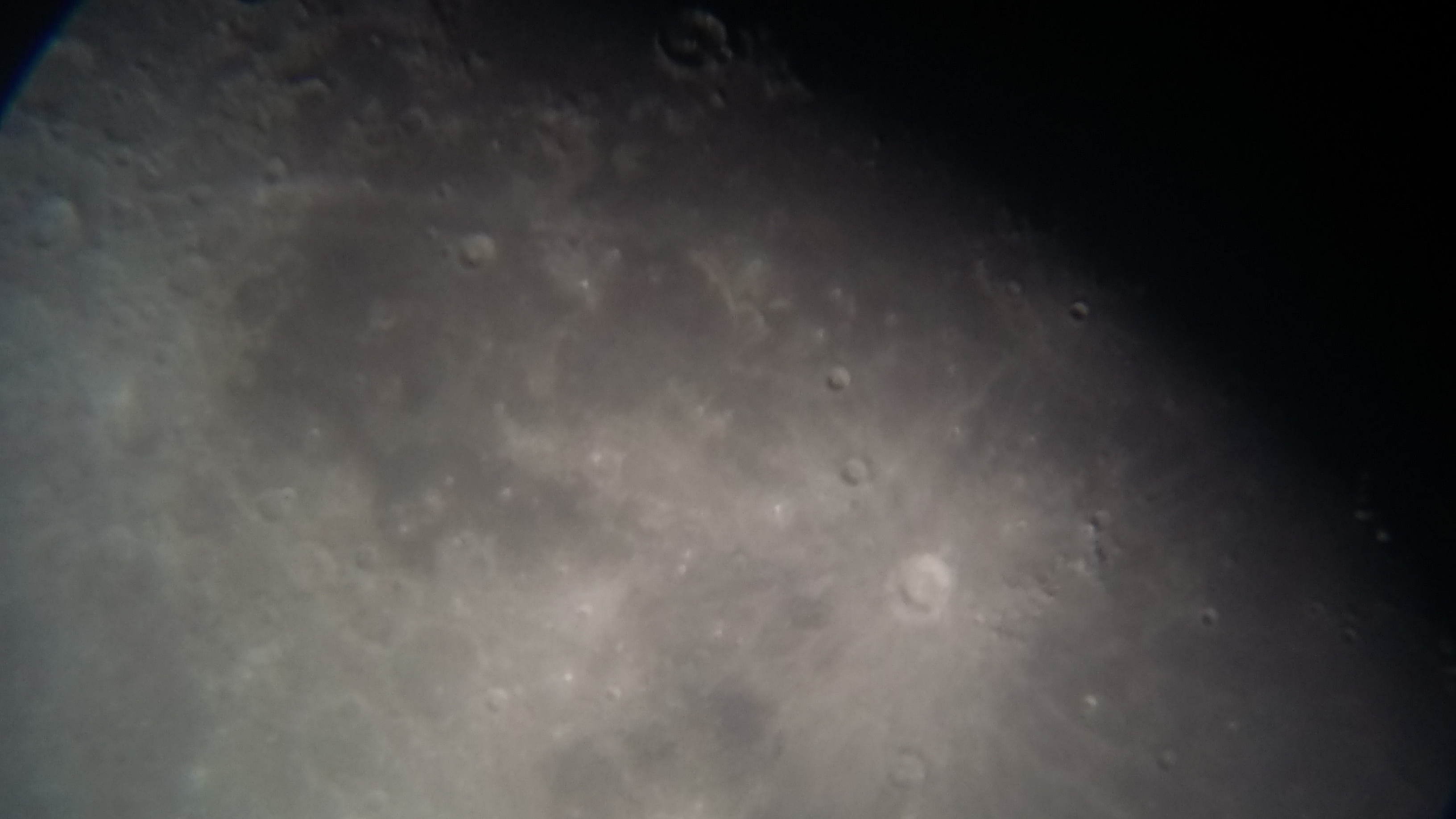 Image de la Lune du 15.02.2019 Gryon Suisse et St Gilles France