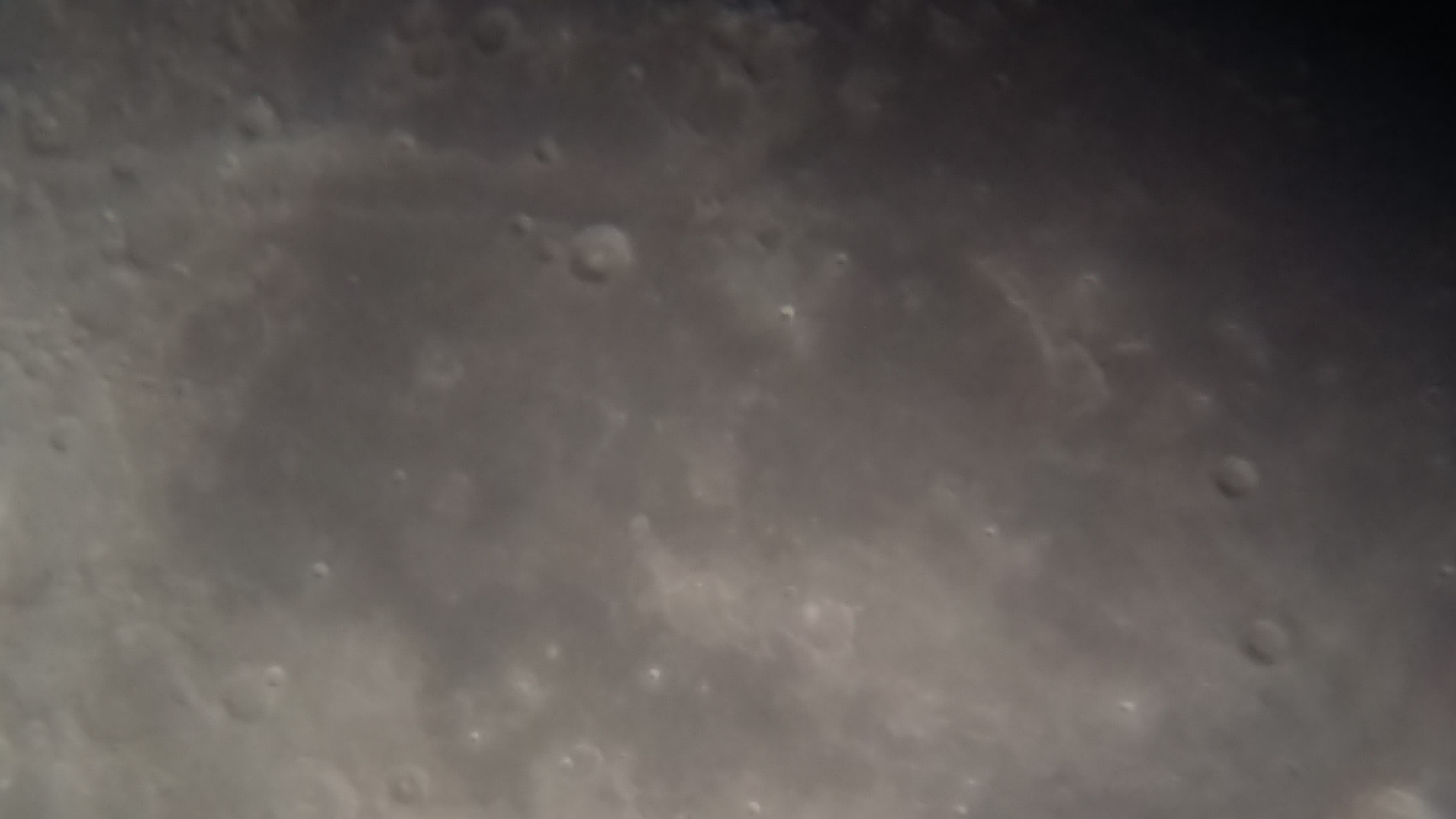 Image de la Lune du 15.02.2019 Gryon Suisse et St Gilles France