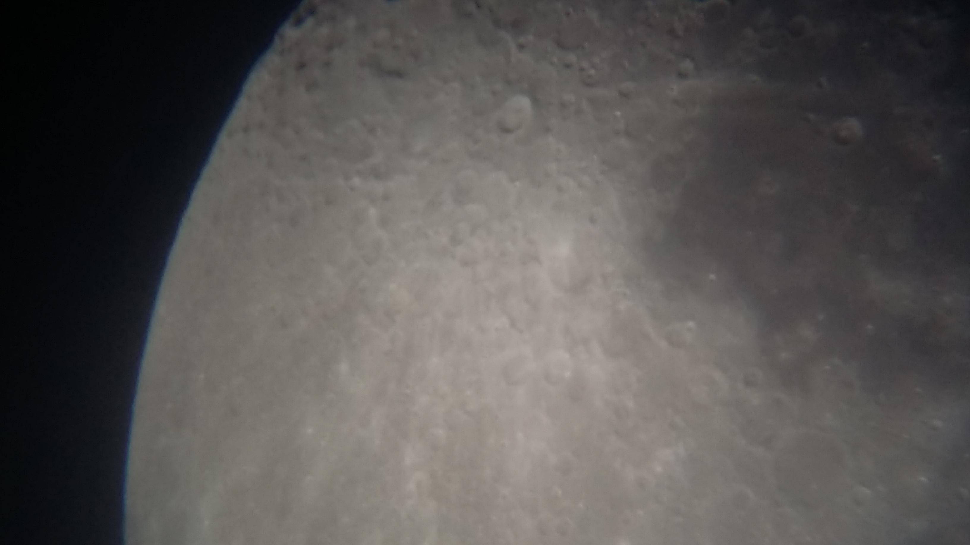 Image de la Lune du 15.02.2019 Gryon Suisse et St Gilles France