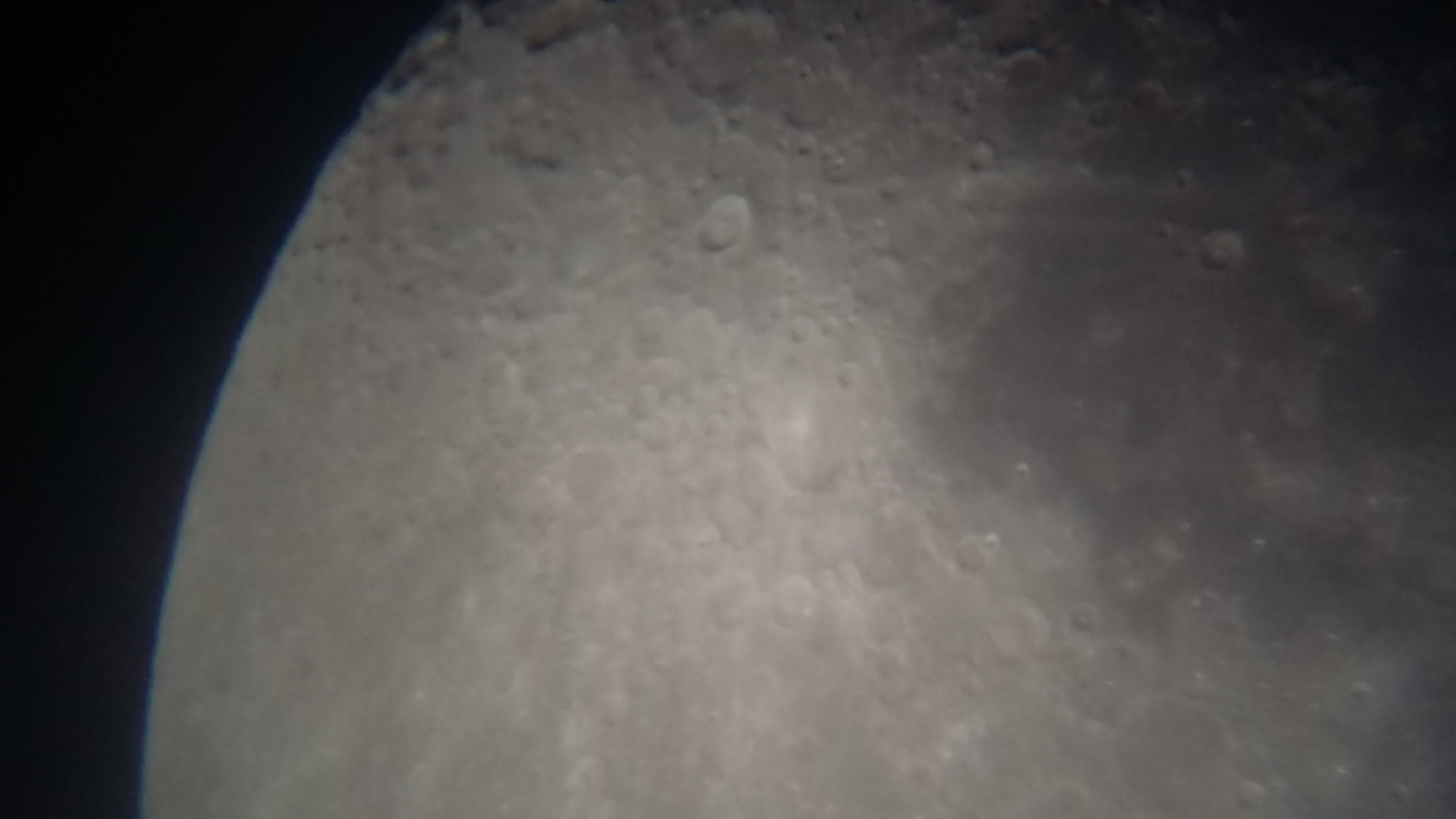 Image de la Lune du 15.02.2019 Gryon Suisse et St Gilles France