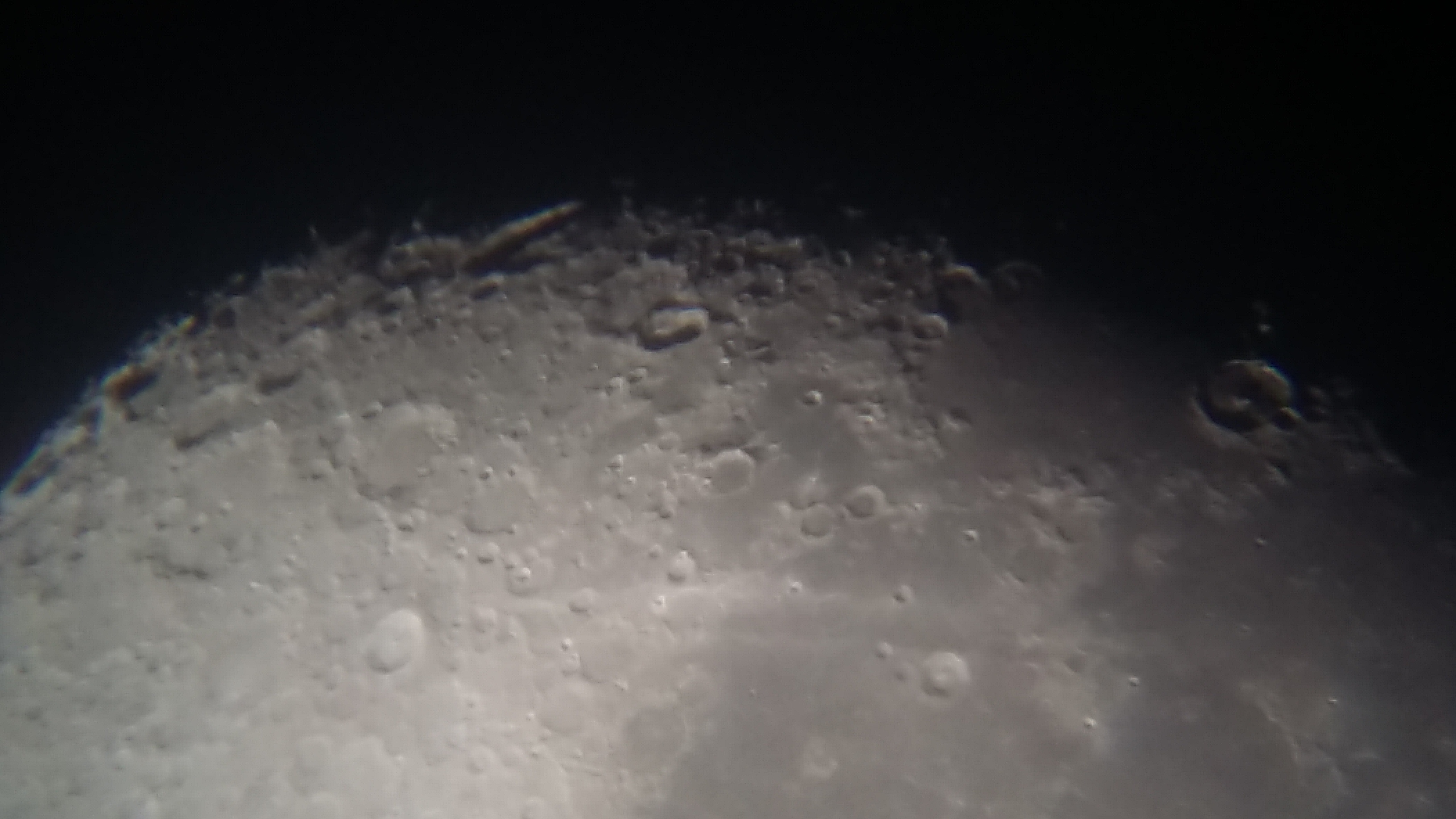 Image de la Lune du 15.02.2019 Gryon Suisse et St Gilles France