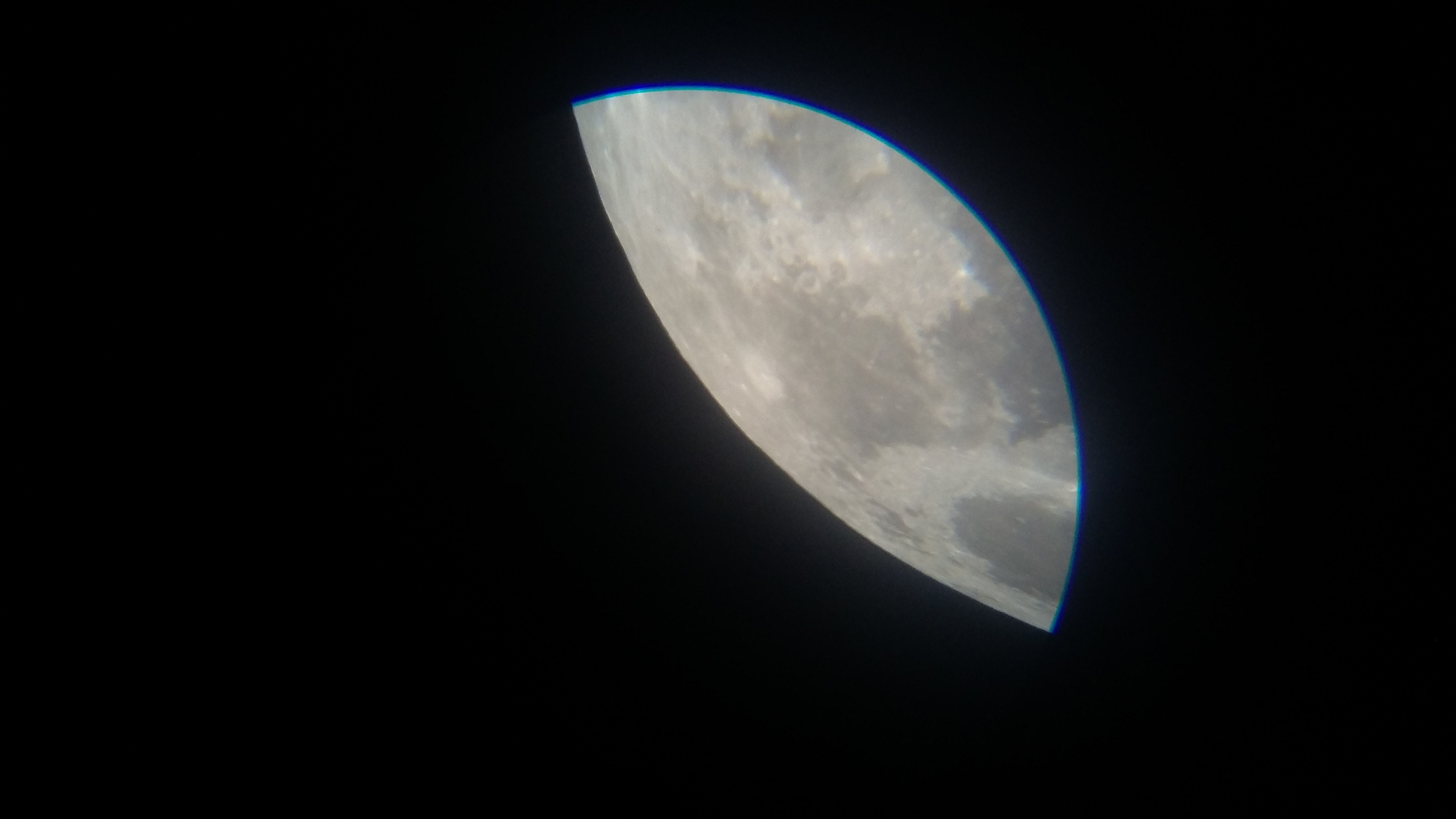 Image de la Lune du 15.02.2019 Gryon Suisse et St Gilles France