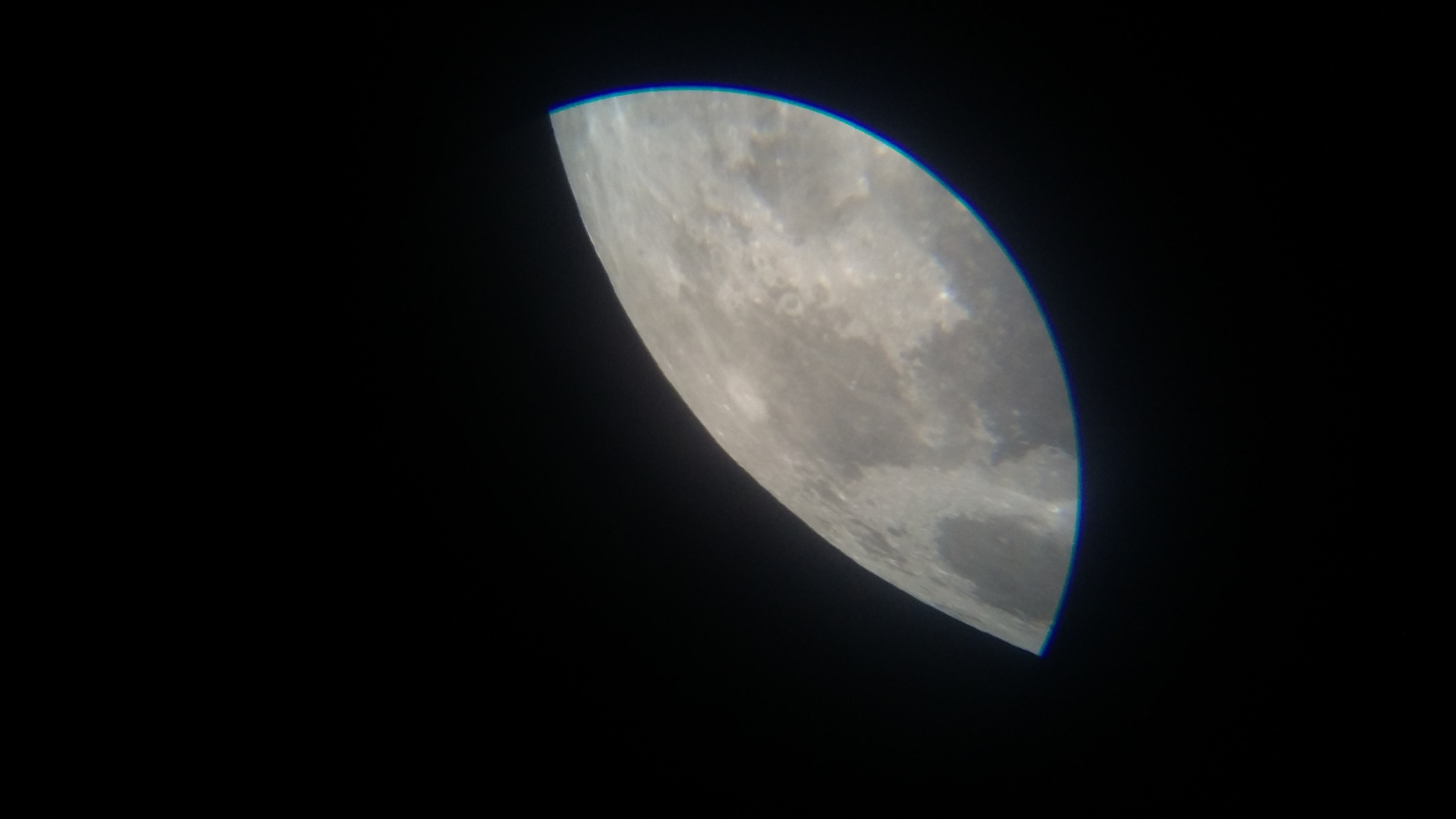 Image de la Lune du 15.02.2019 Gryon Suisse et St Gilles France