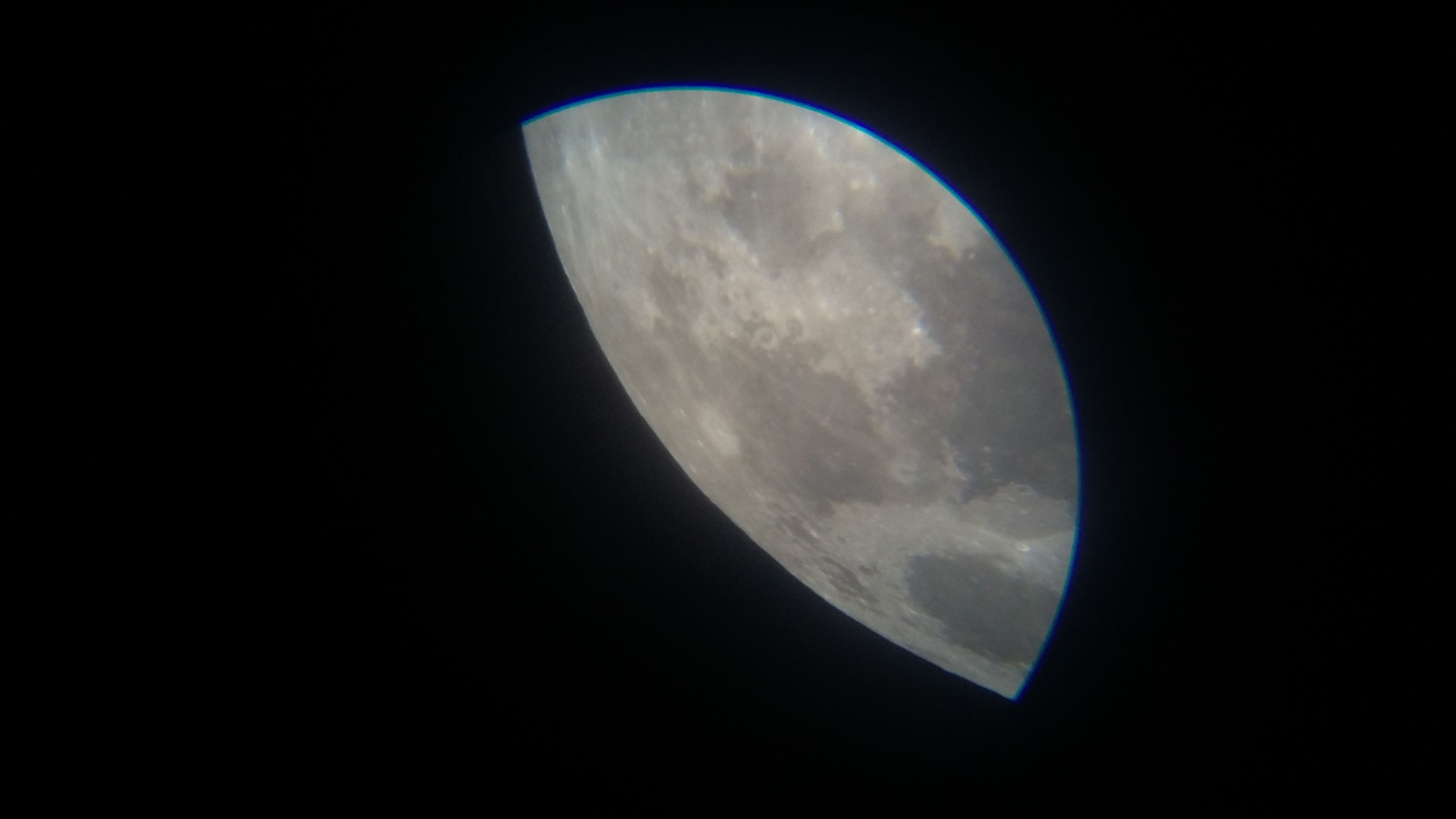 Image de la Lune du 15.02.2019 Gryon Suisse et St Gilles France