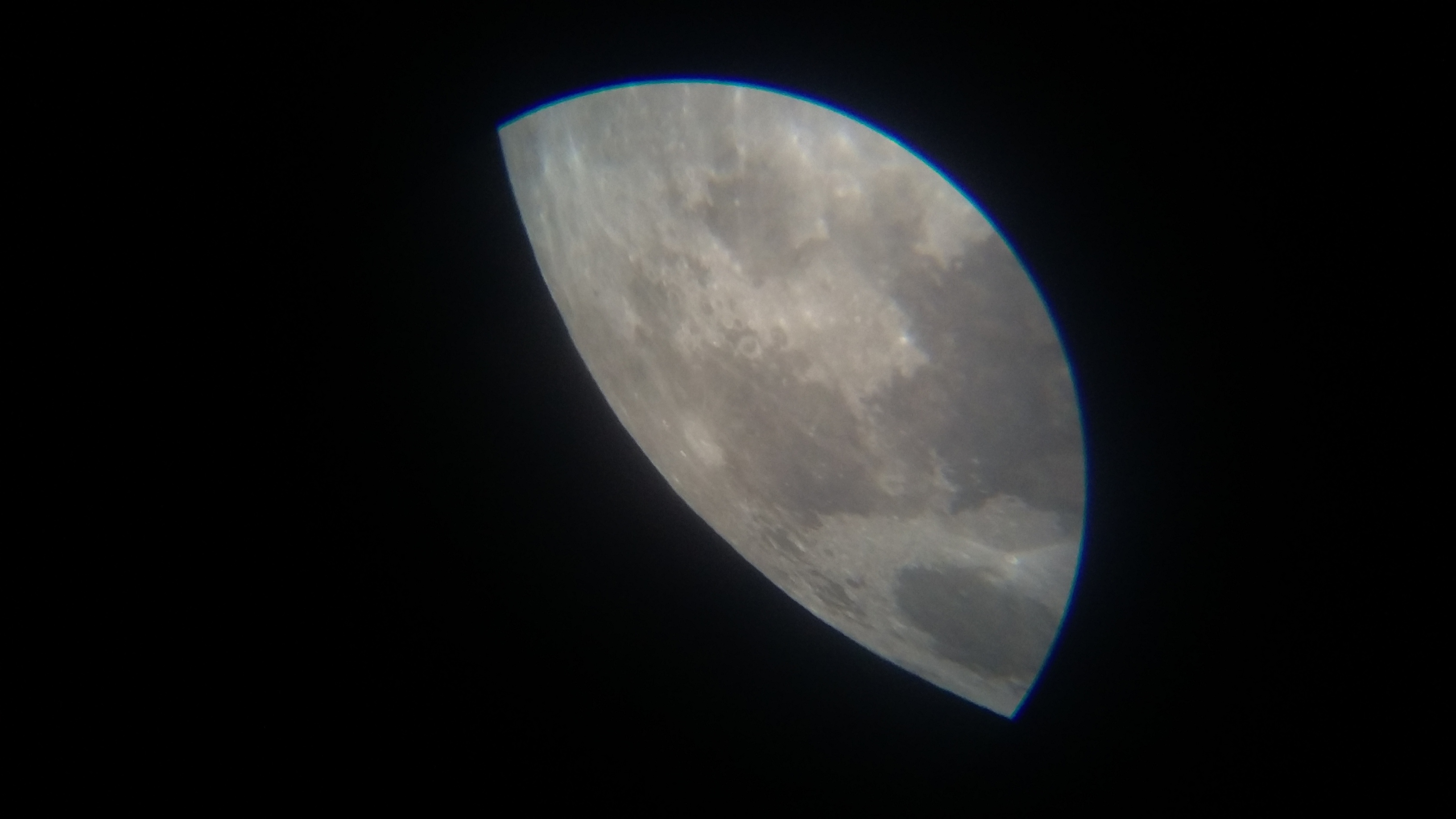 Image de la Lune du 15.02.2019 Gryon Suisse et St Gilles France