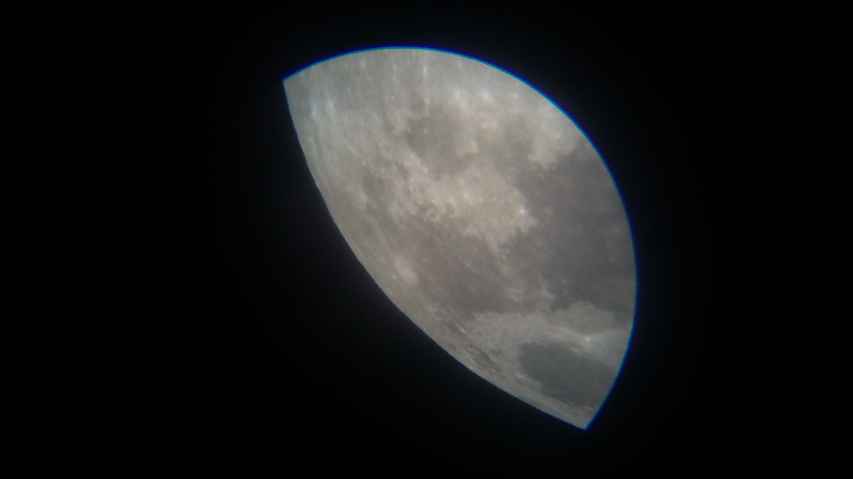 Image de la Lune du 15.02.2019 Gryon Suisse et St Gilles France