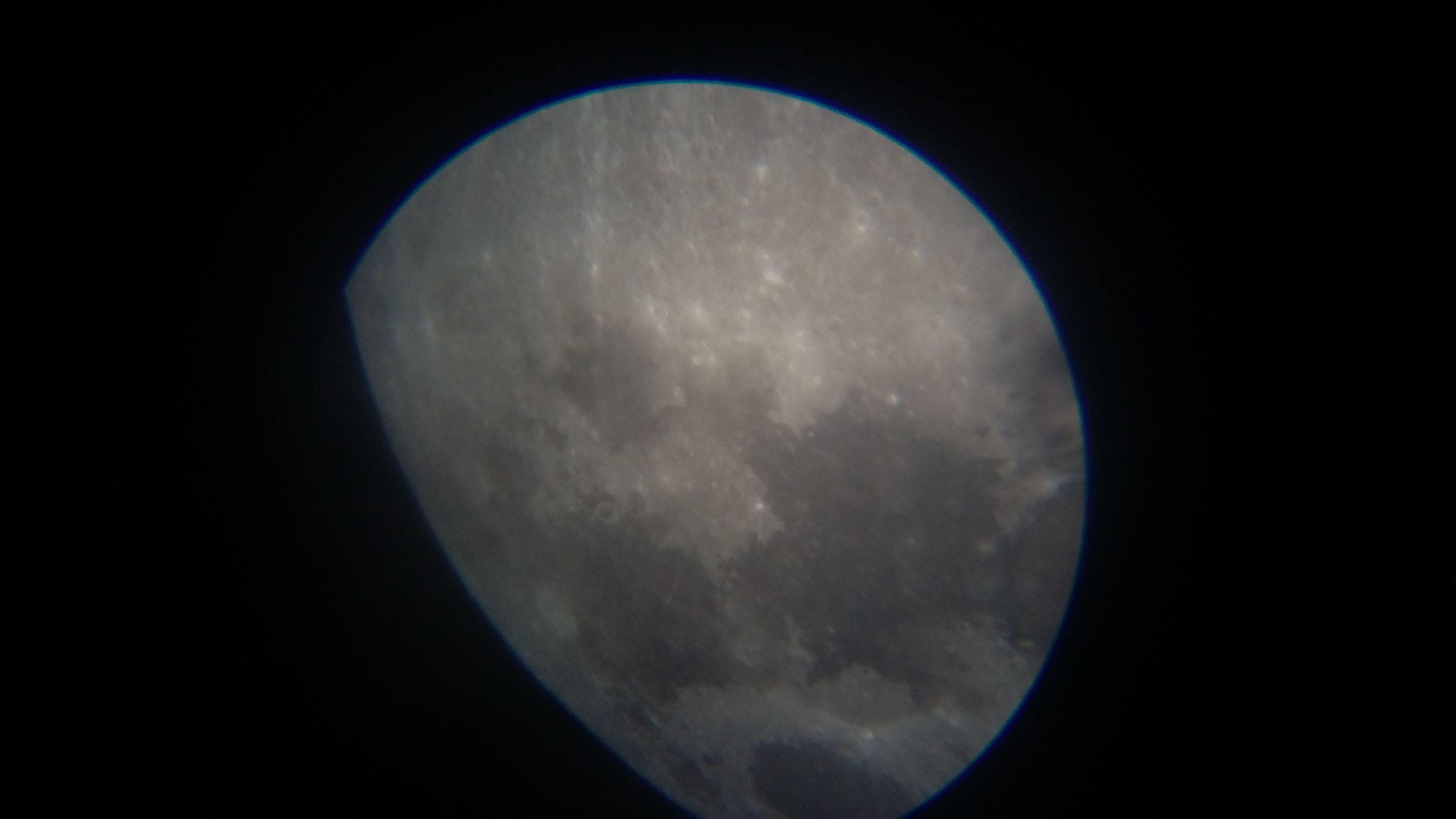 Image de la Lune du 15.02.2019 Gryon Suisse et St Gilles France