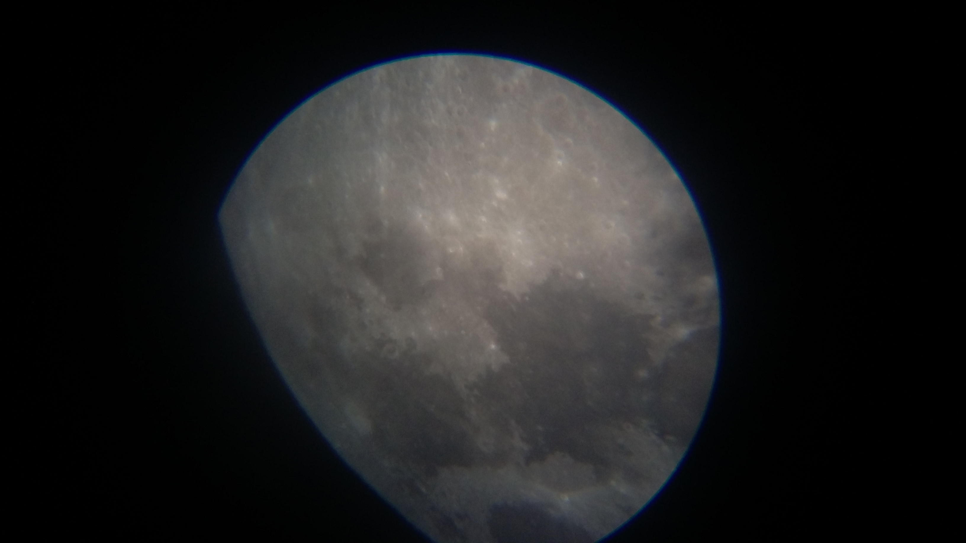 Image de la Lune du 15.02.2019 Gryon Suisse et St Gilles France