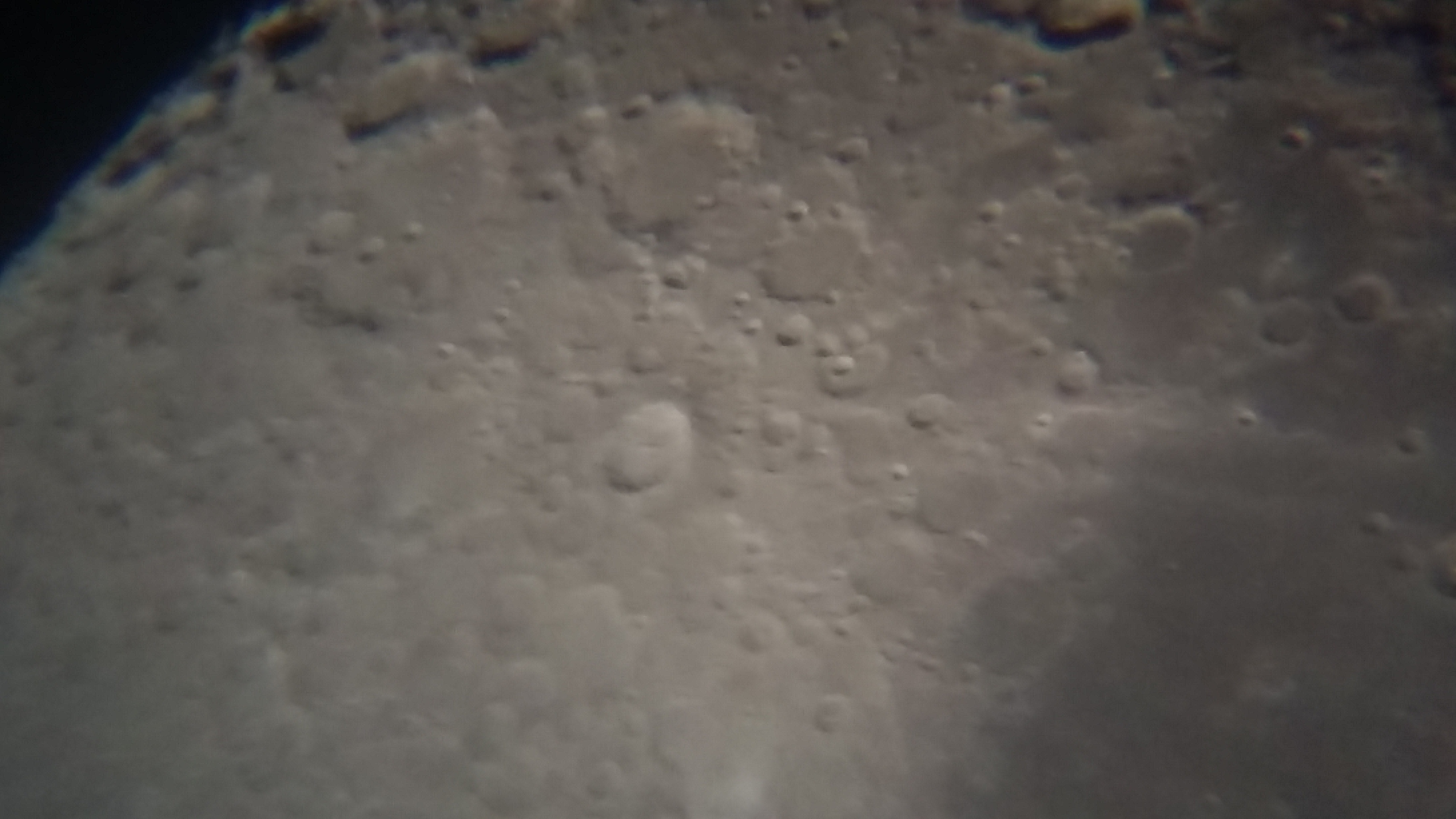 Image de la Lune du 15.02.2019 Gryon Suisse et St Gilles France