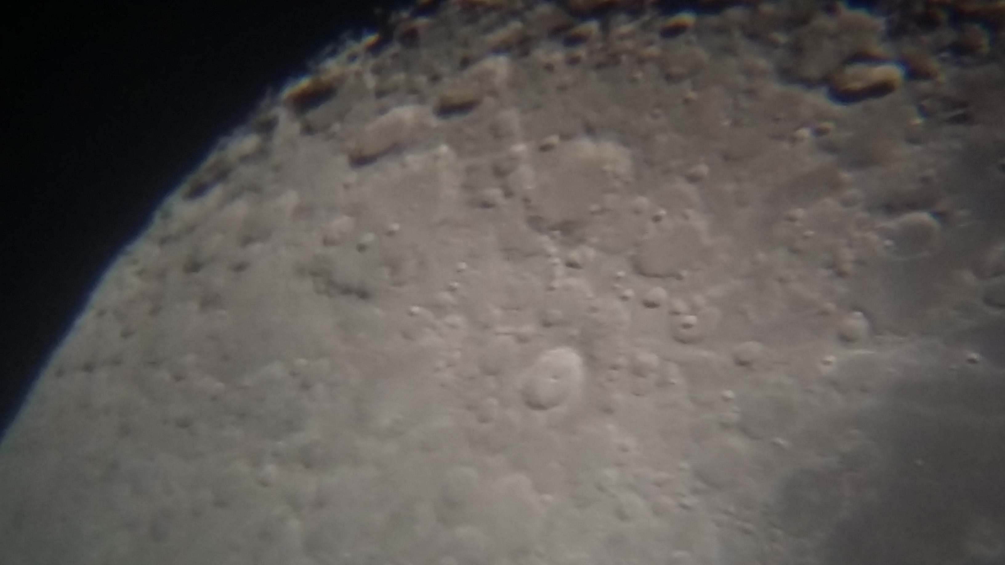Image de la Lune du 15.02.2019 Gryon Suisse et St Gilles France
